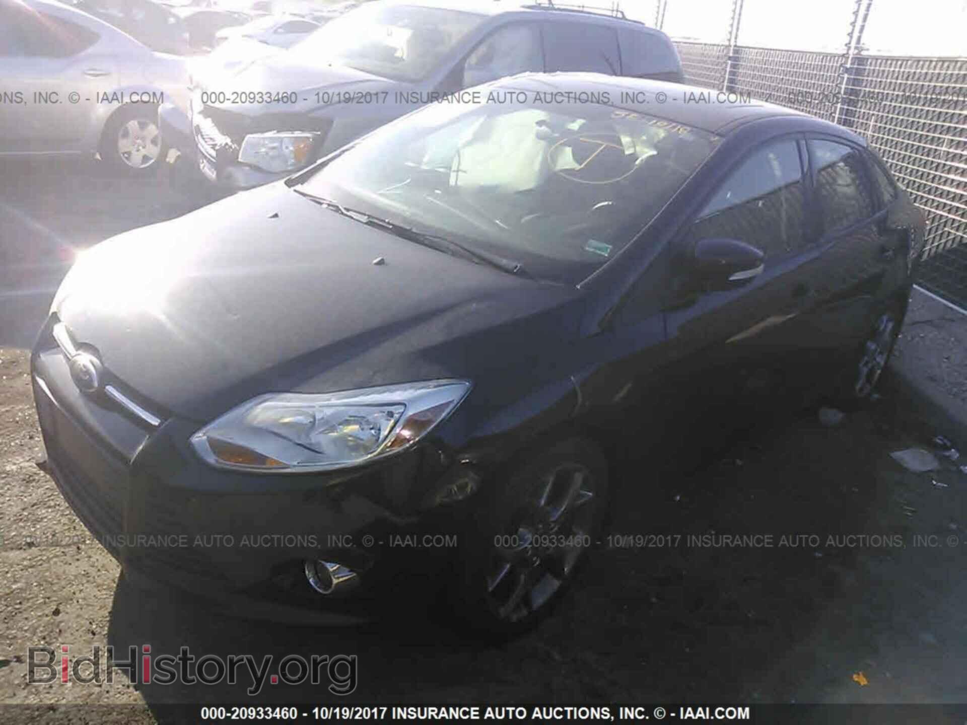 2014 Ford Focus - VIN: 1FADP3F22EL324490 - Photo 2
