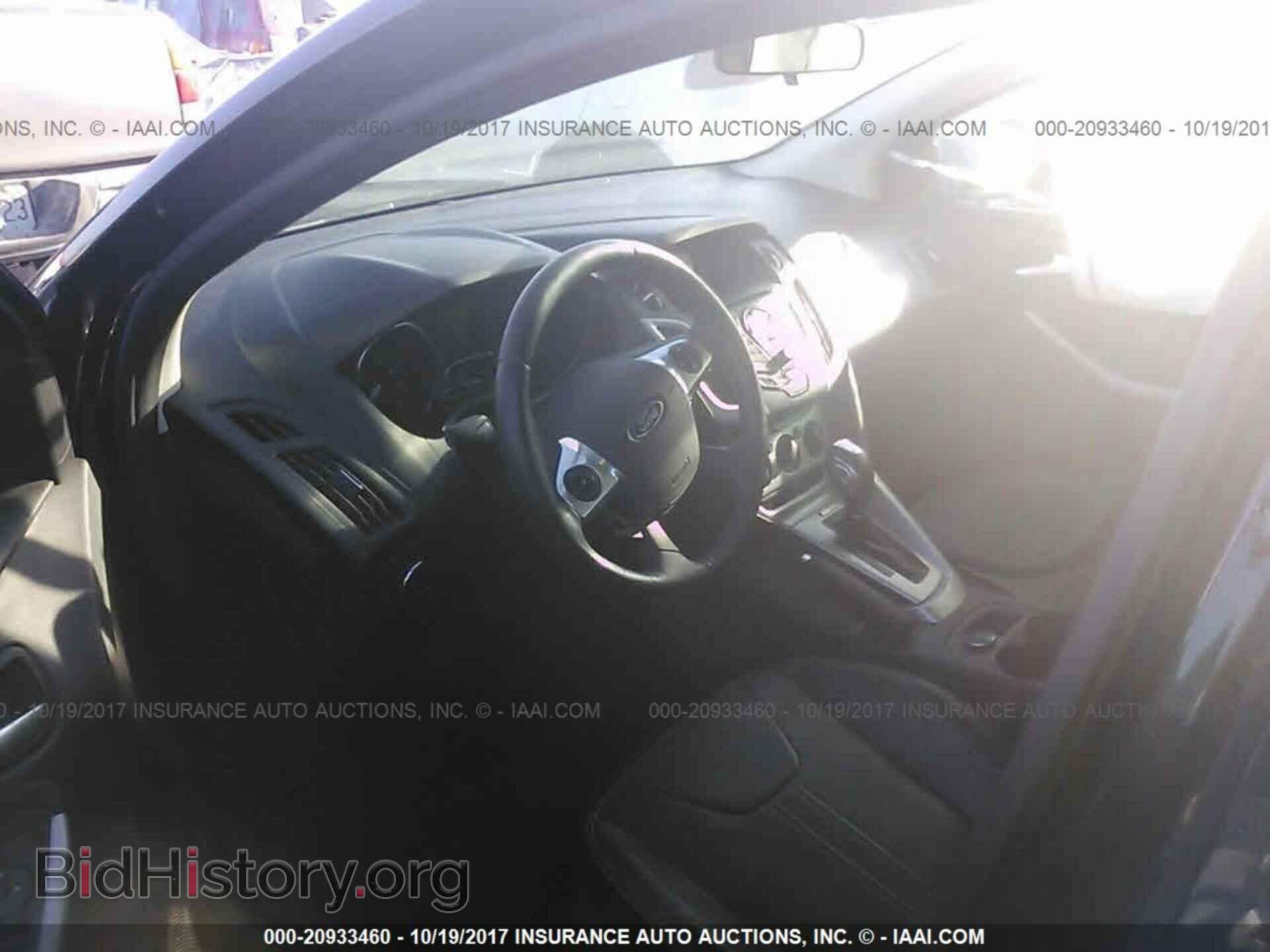 2014 Ford Focus - VIN: 1FADP3F22EL324490 - Photo 5