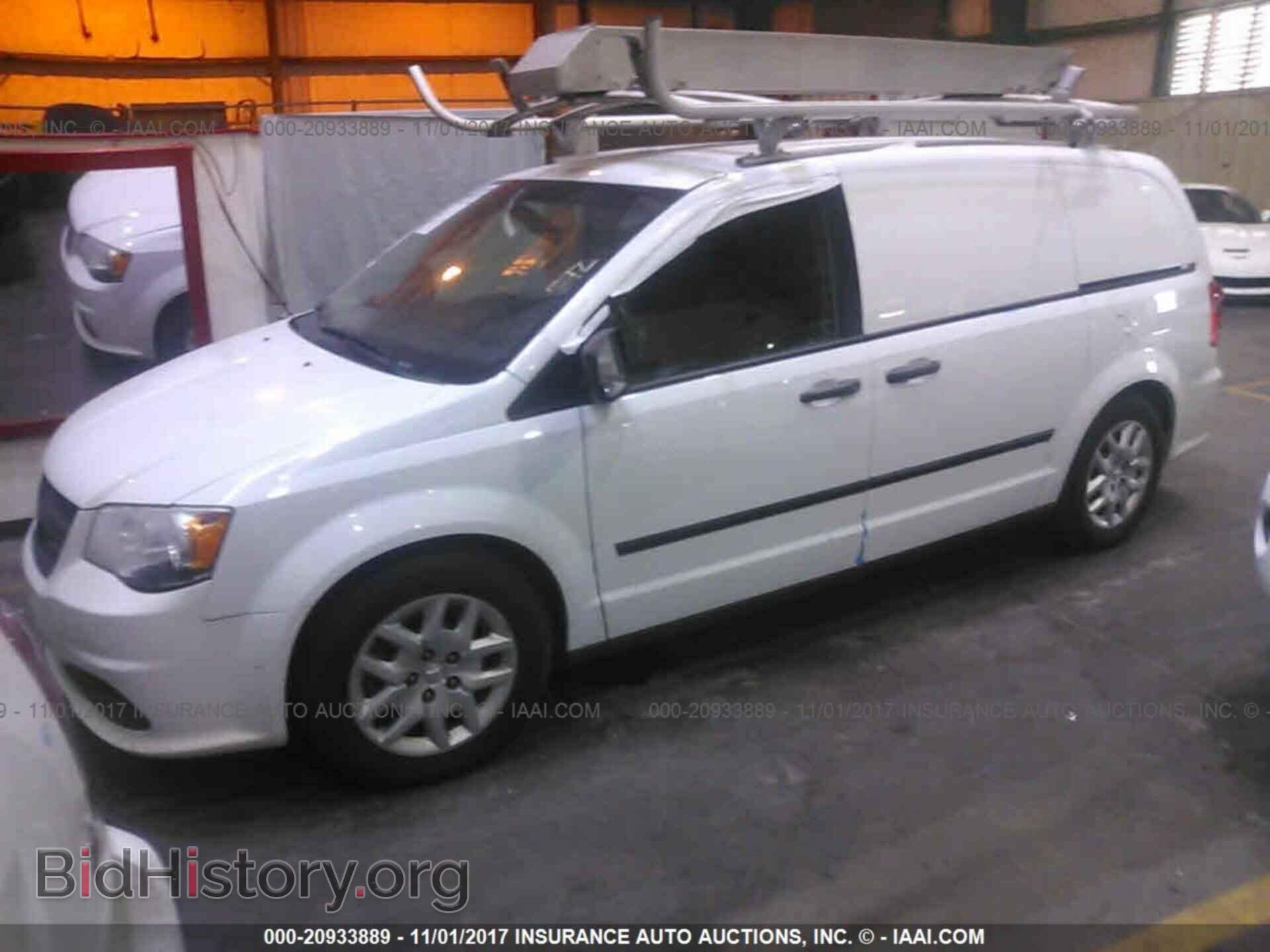 2014 Ram Tradesman - VIN: 2C4JRGAG8ER352710 - Фото 2