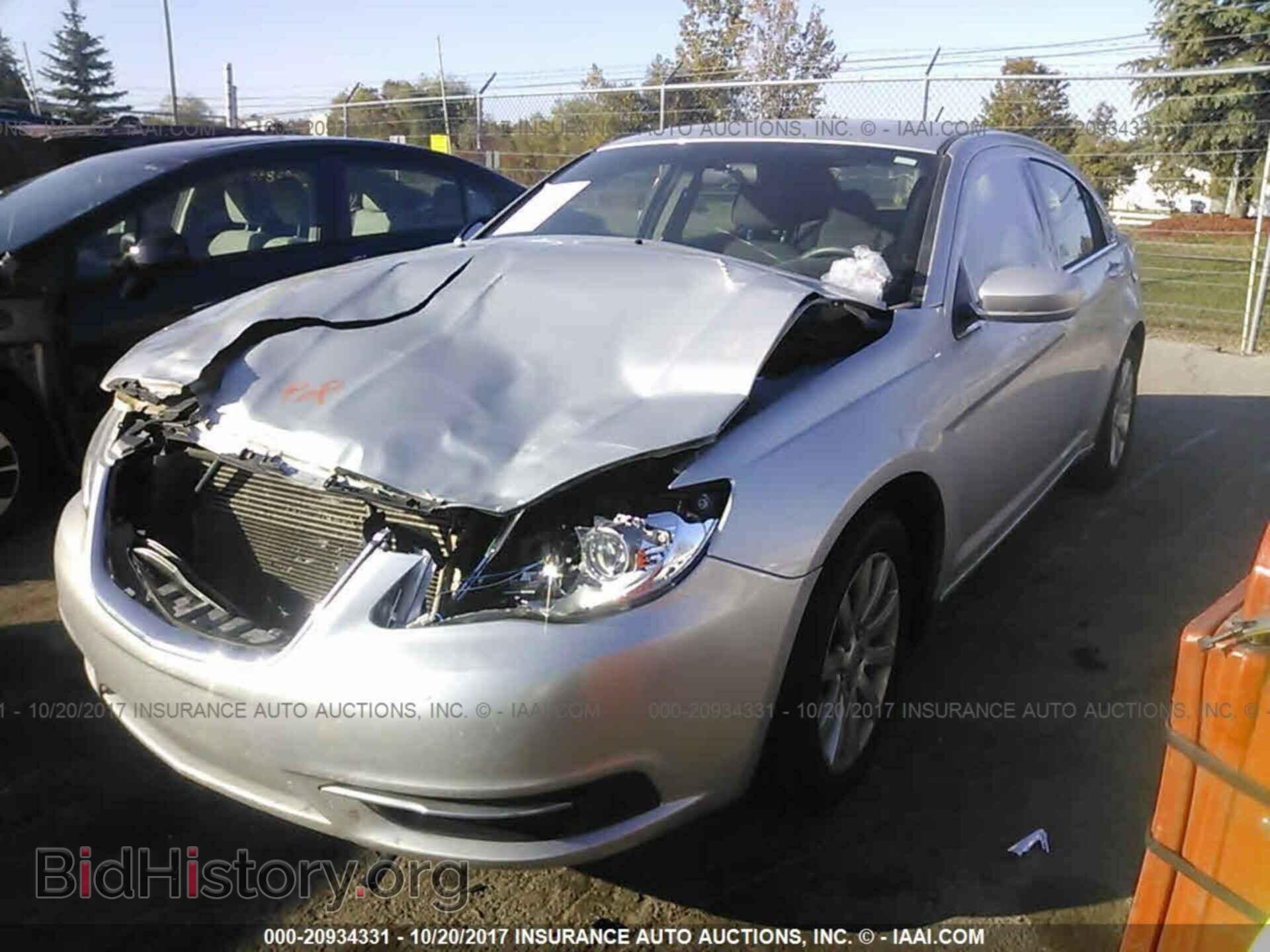 2012 Chrysler 200 - VIN: 1C3CCBAB7CN291706 - Photo 2