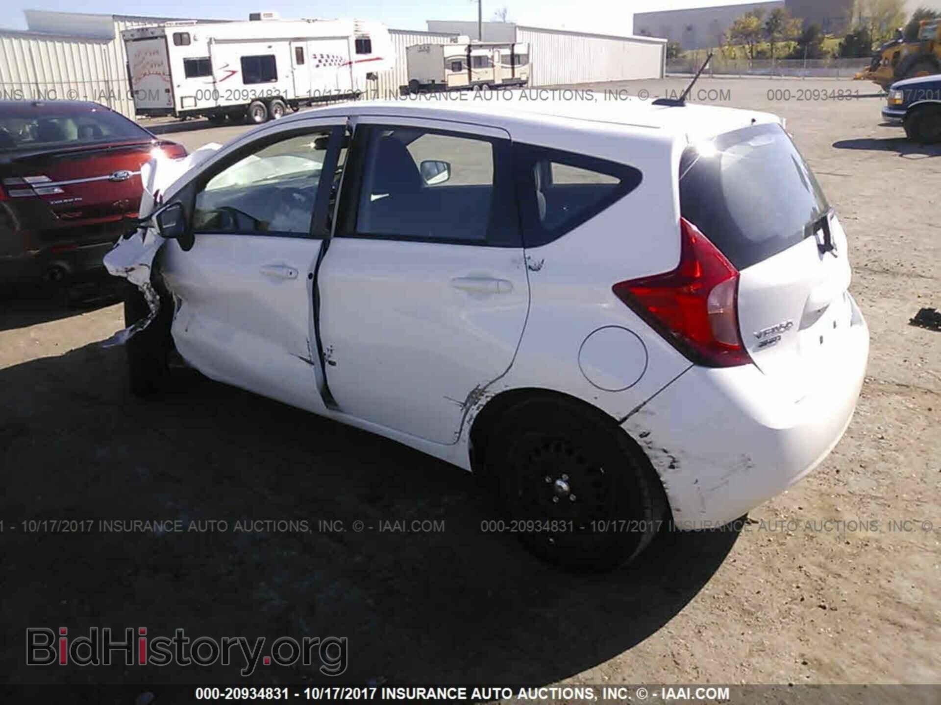 2016 Nissan Versa note - VIN: 3N1CE2CP5GL357225 - Photo 3