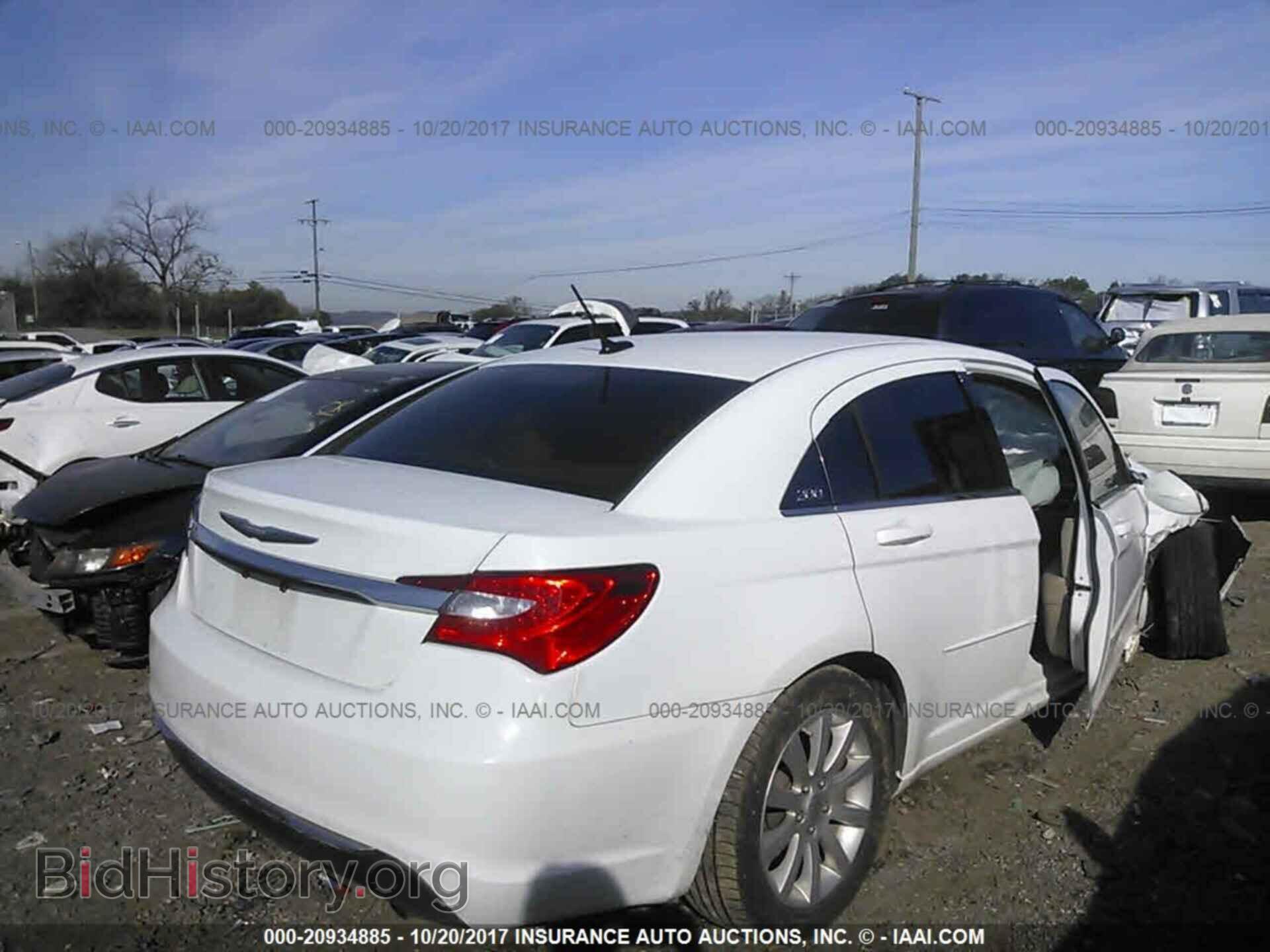 2013 Chrysler 200 - VIN: 1C3CCBBB5DN557918 - Фото 4
