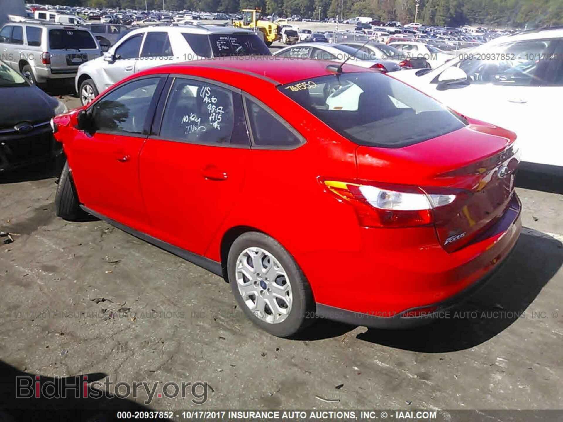 2012 Ford Focus - VIN: 1FAHP3F26CL334373 - Photo 3