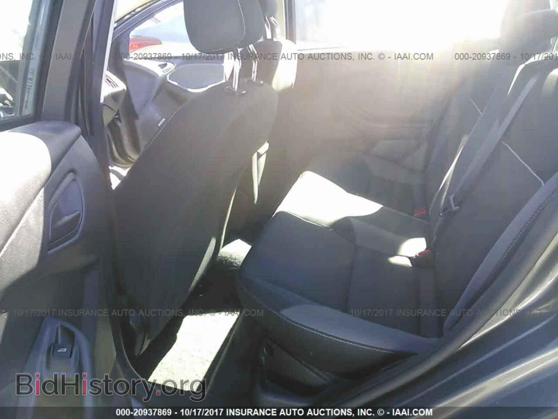 2012 Ford Focus - VIN: 1FAHP3F26CL201970 - Photo 8
