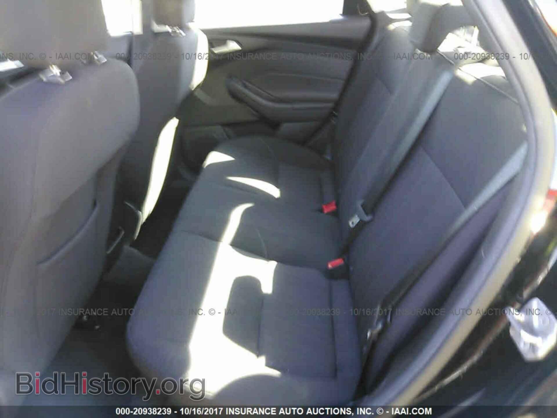 2016 Ford Focus - VIN: 1FADP3F29GL352094 - Photo 8