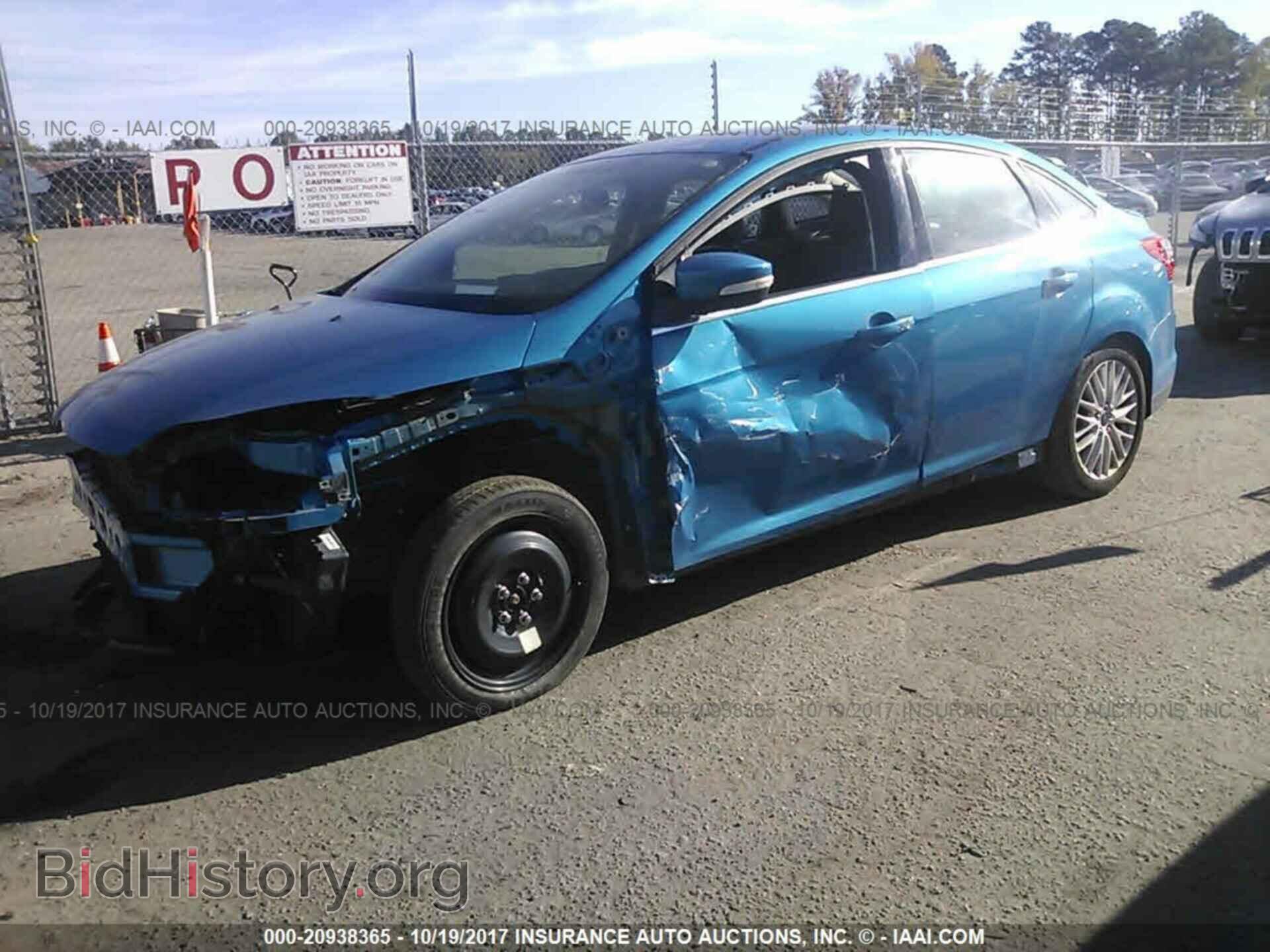 2014 Ford Focus - VIN: 1FADP3J29EL435982 - Photo 2