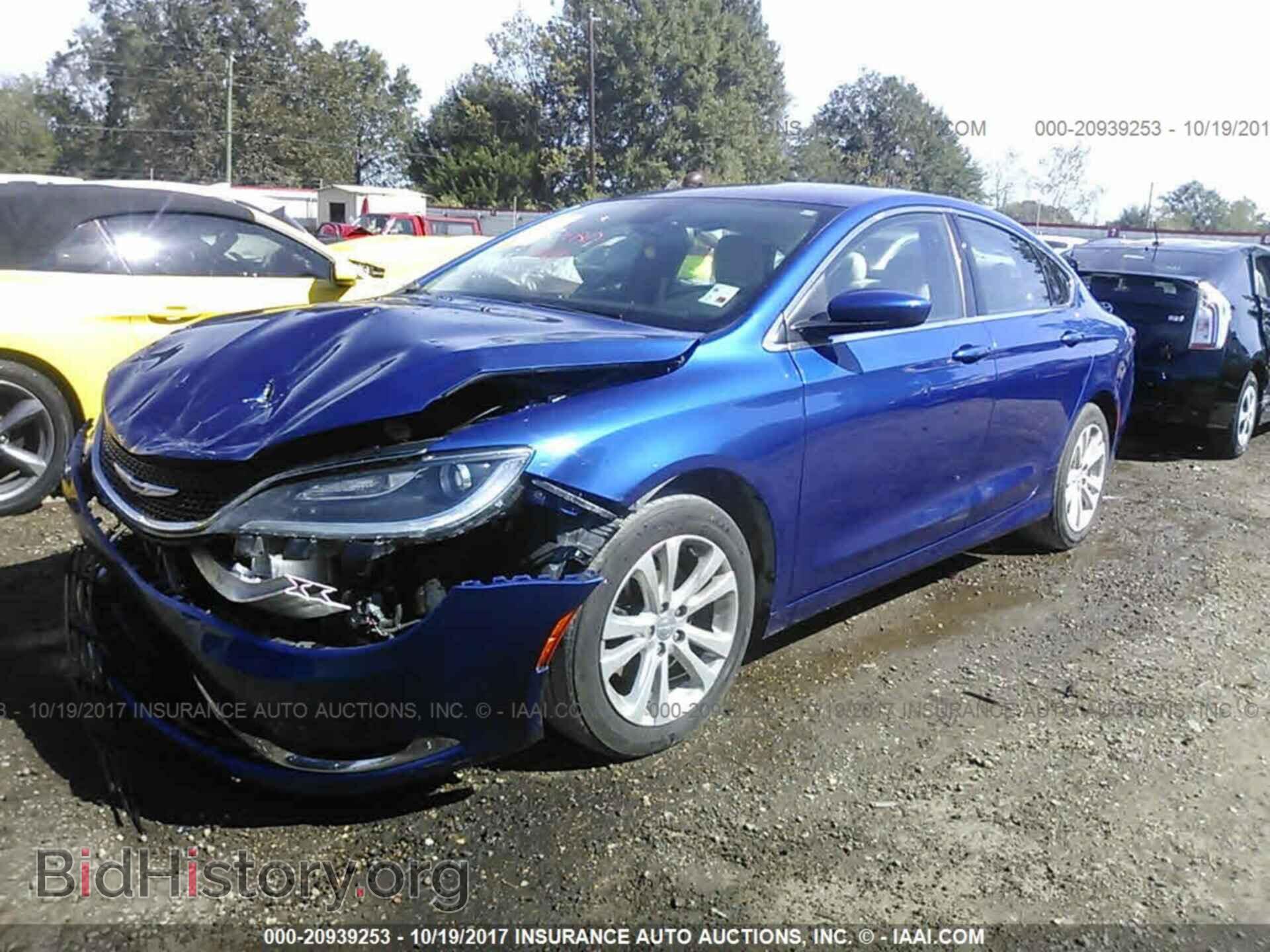 2015 Chrysler 200 - VIN: 1C3CCCAB1FN695109 - Photo 2