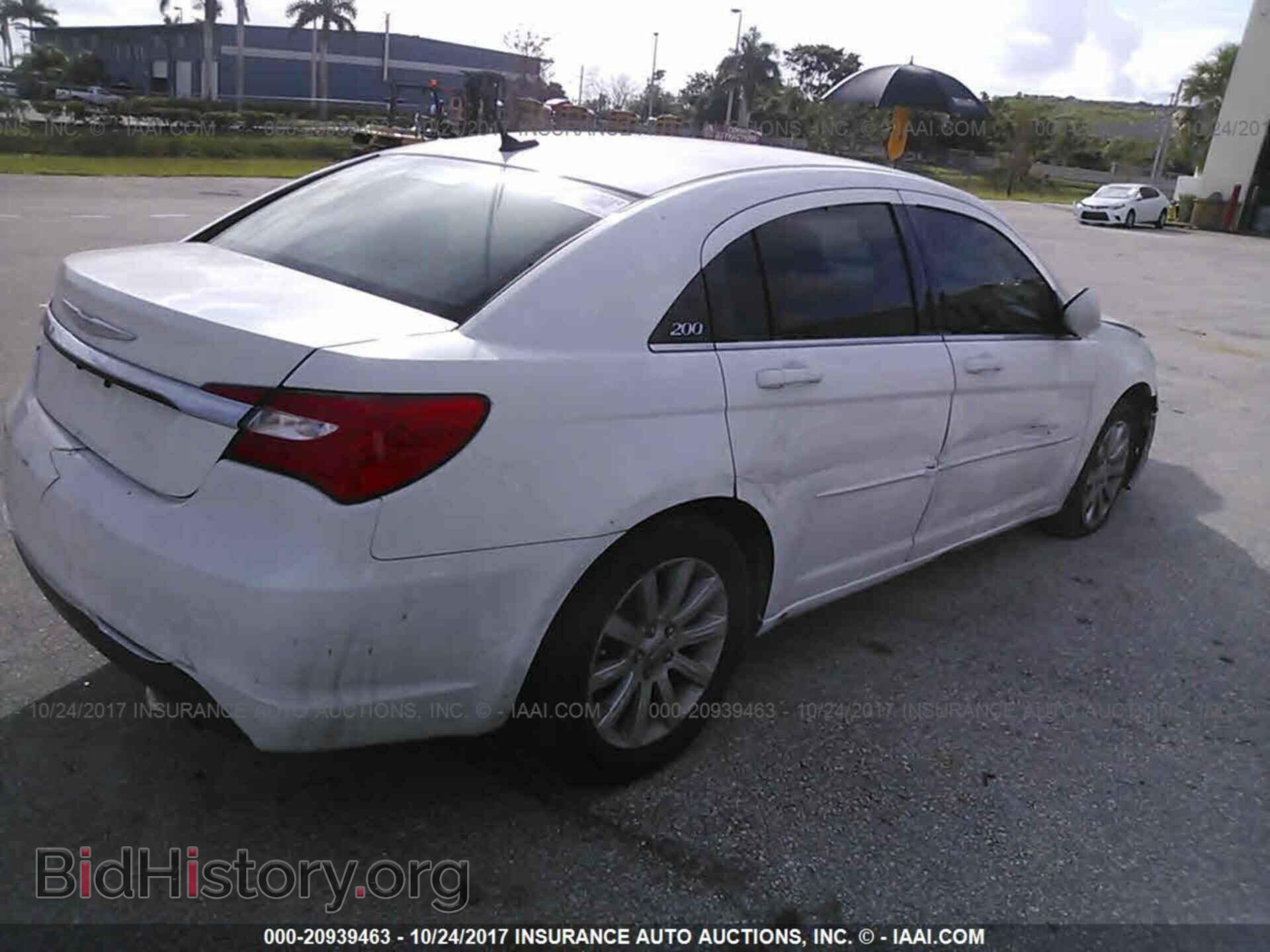 2014 Chrysler 200 - VIN: 1C3CCBBB1EN194891 - Фото 4