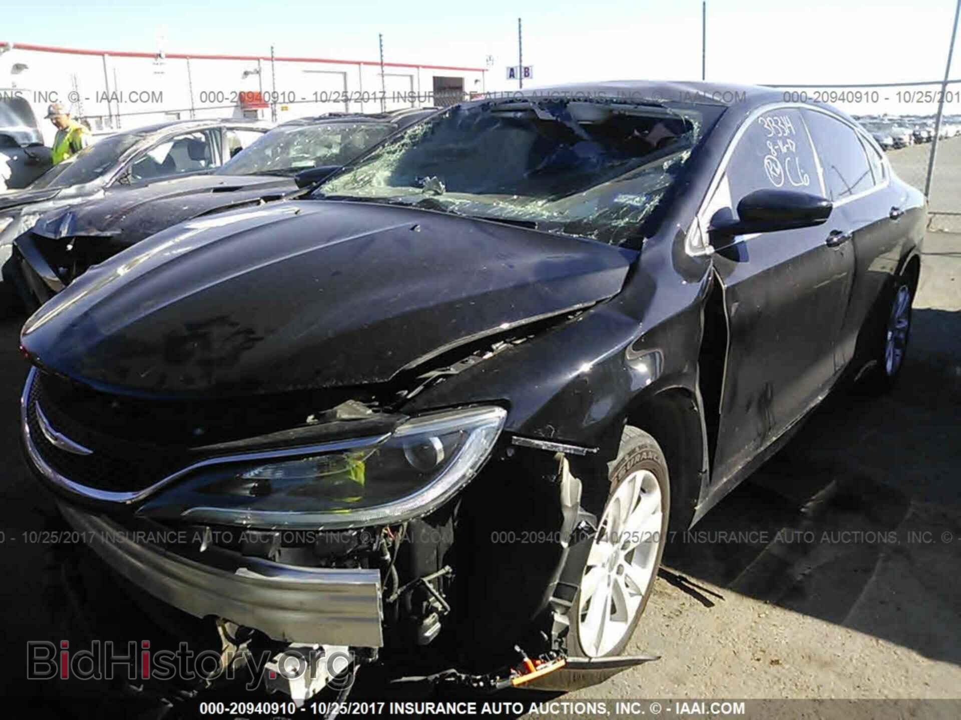 2016 Chrysler 200 - VIN: 1C3CCCAB6GN189258 - Photo 2