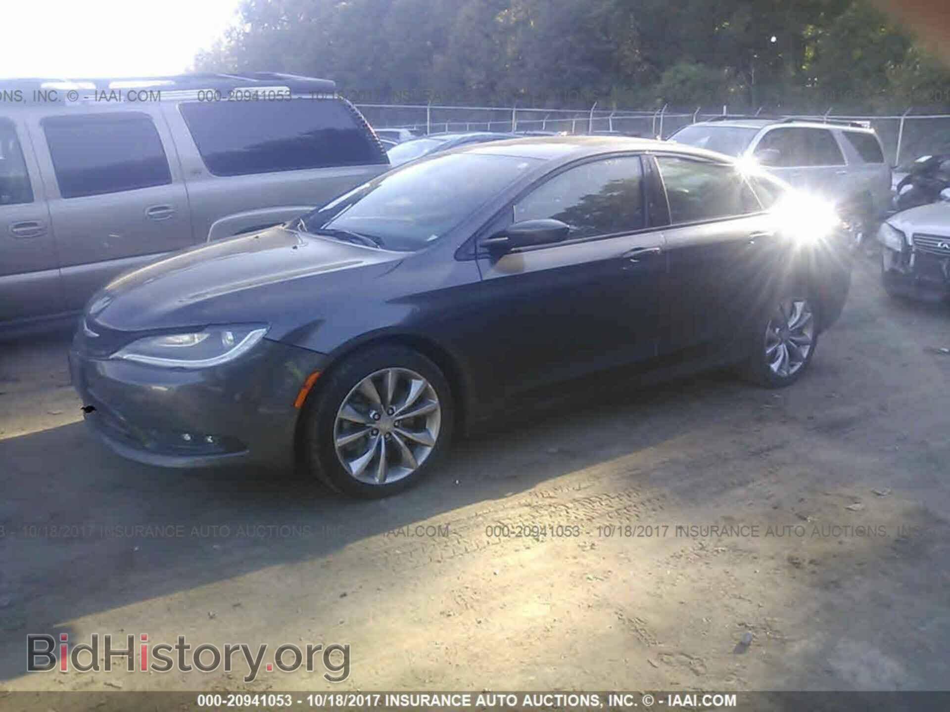 2015 Chrysler 200 - VIN: 1C3CCCBG2FN689619 - Photo 2