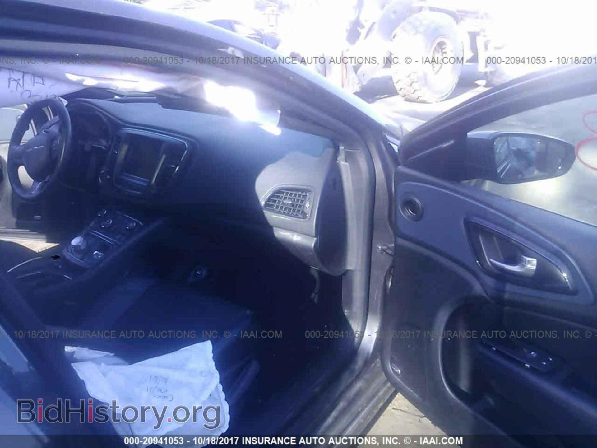 2015 Chrysler 200 - VIN: 1C3CCCBG2FN689619 - Photo 5