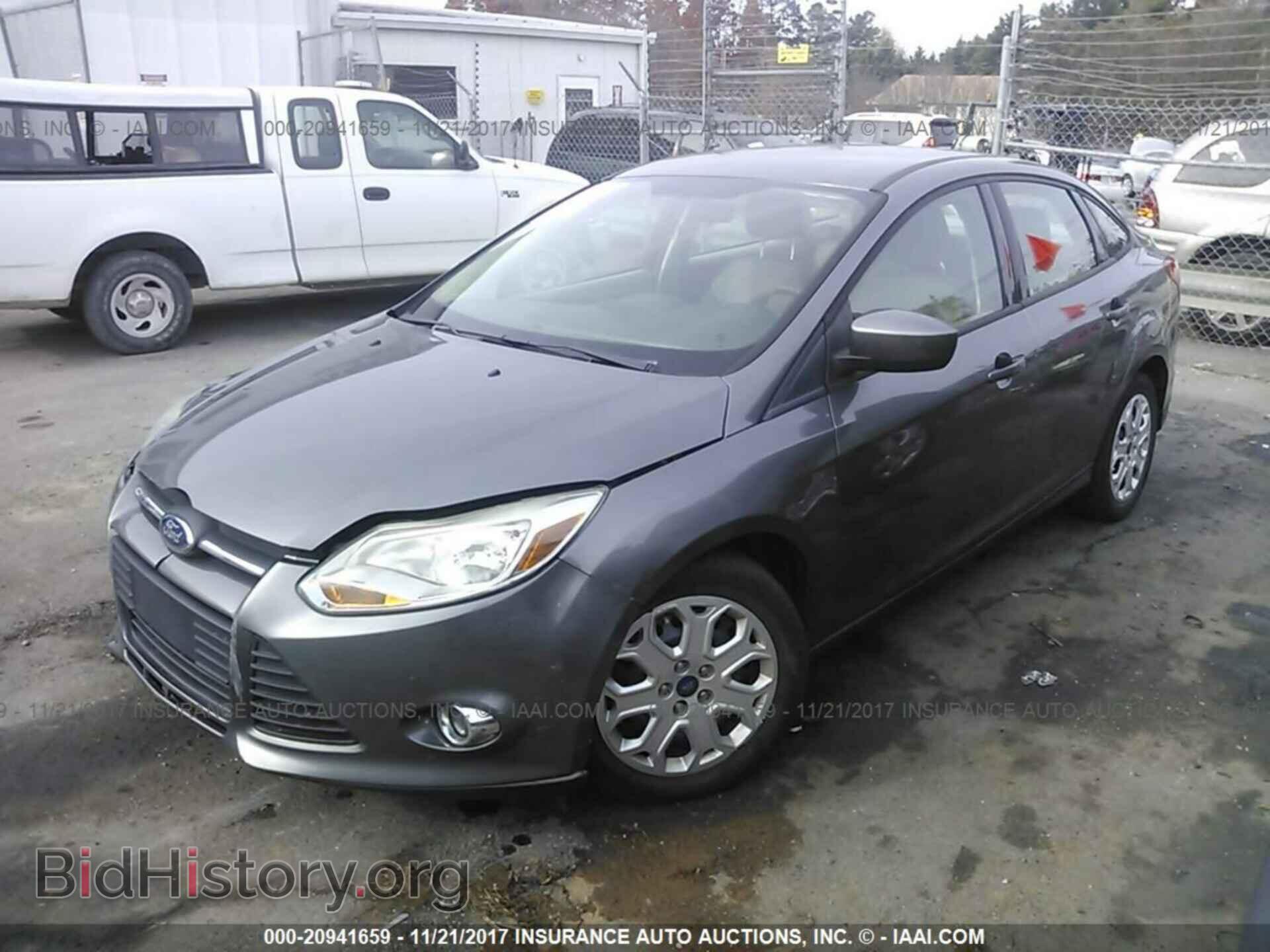 2012 Ford Focus - VIN: 1FAHP3F27CL151936 - Фото 2
