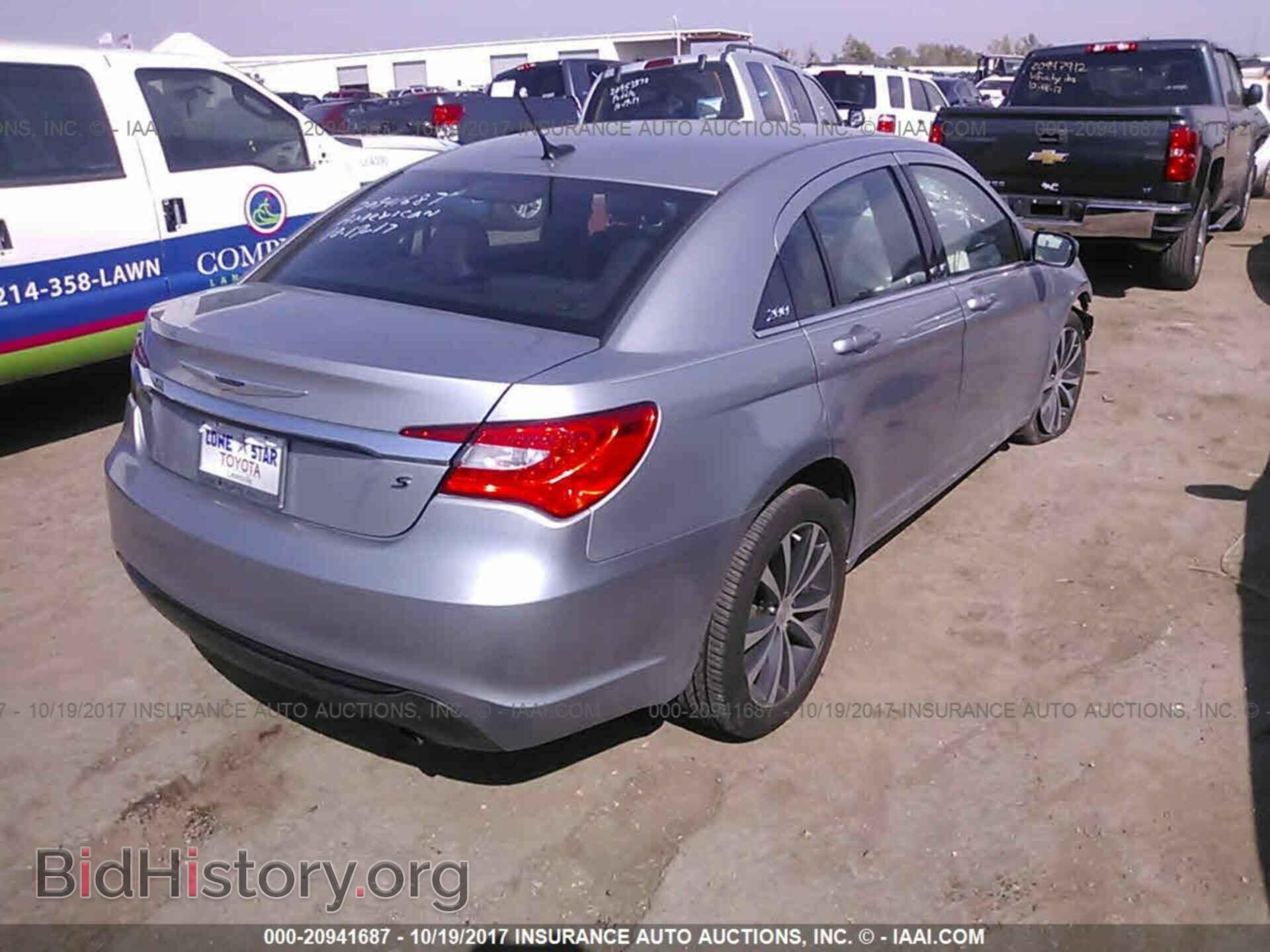 2013 Chrysler 200 - VIN: 1C3CCBBB3DN594806 - Фото 4