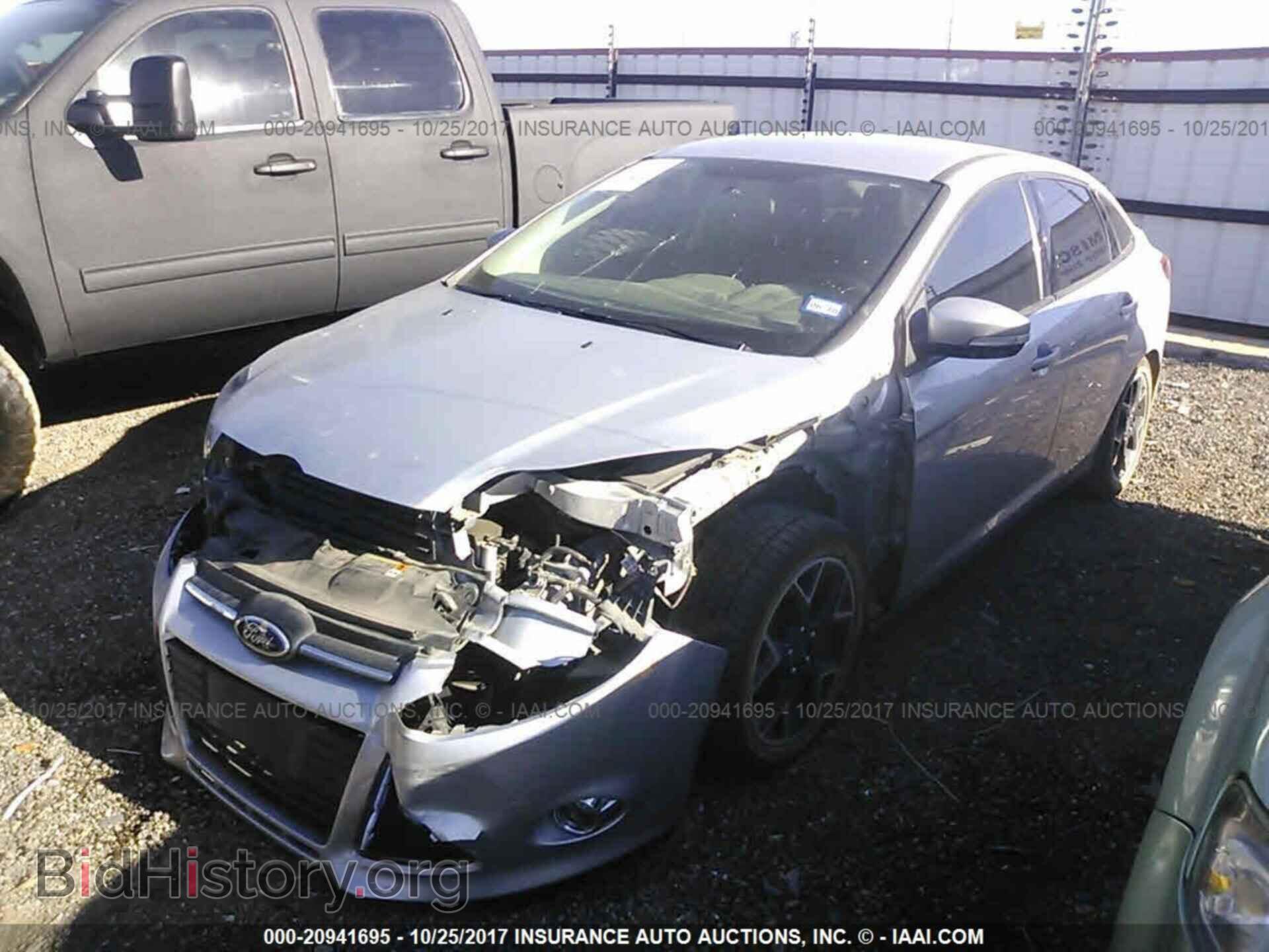 2014 Ford Focus - VIN: 1FADP3F22EL183825 - Photo 2