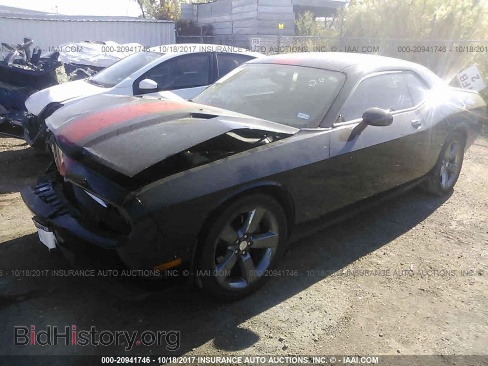 2013 Dodge Challenger - VIN: 2C3CDYAG8DH549589 - Photo 2