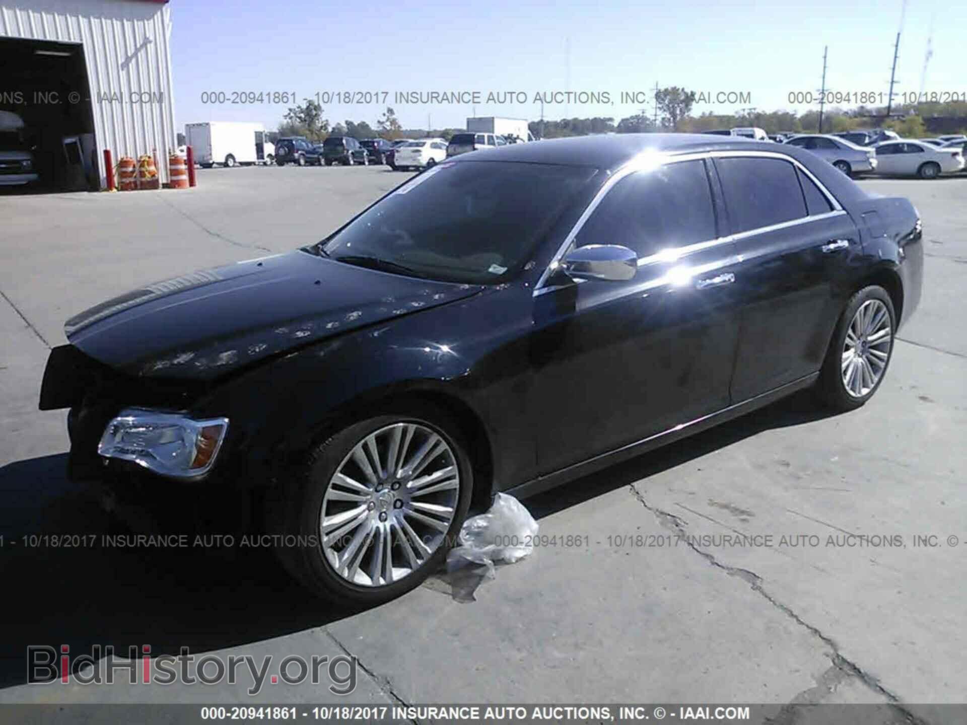 2012 Chrysler 300c - VIN: 2C3CCAET3CH134177 - Фото 2