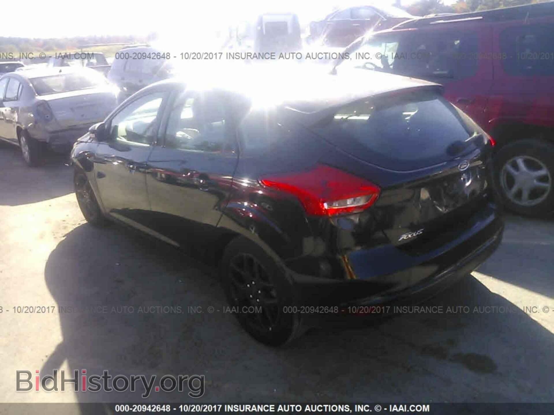 2016 Ford Focus - VIN: 1FADP3K23GL326130 - Photo 3