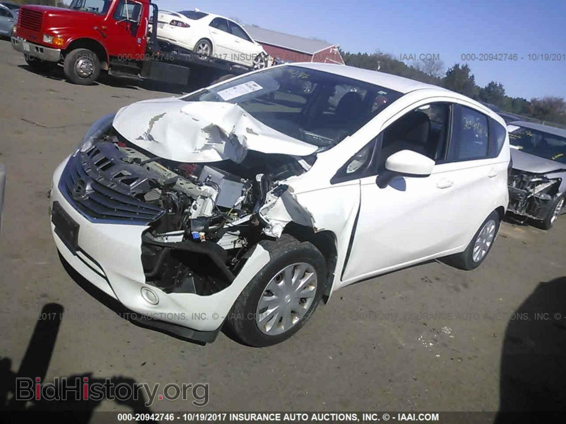 2015 Nissan Versa note - VIN: 3N1CE2CP9FL354472 - Photo 2