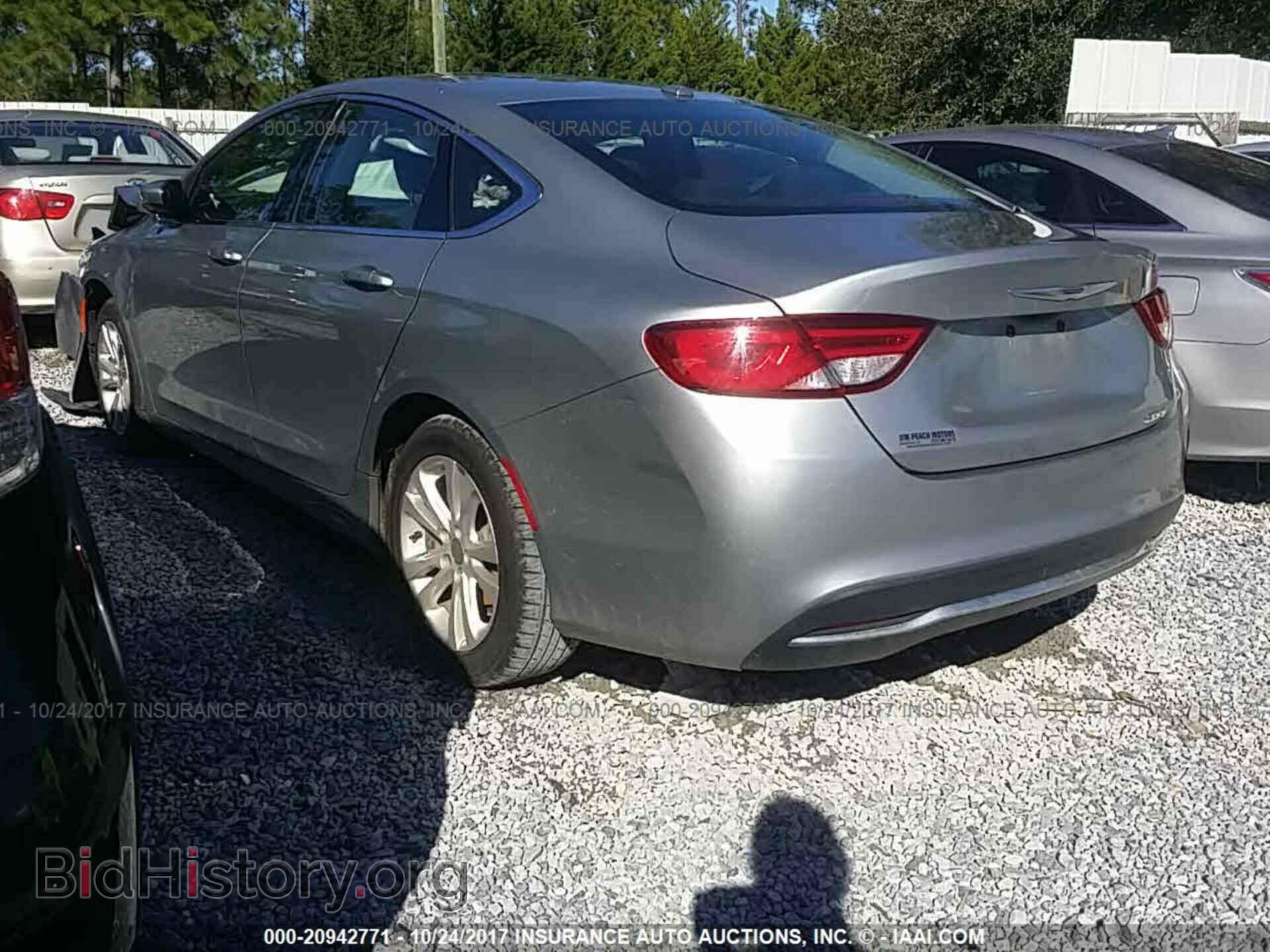 2015 Chrysler 200 - VIN: 1C3CCCAB4FN737336 - Photo 3