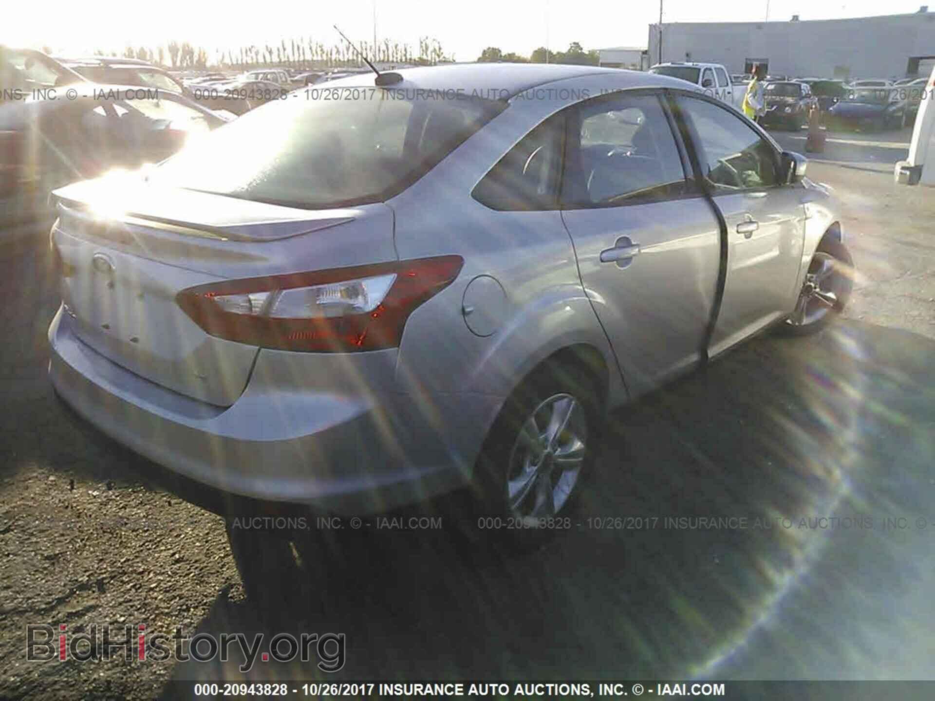 2012 Ford Focus - VIN: 1FAHP3F25CL221580 - Photo 4