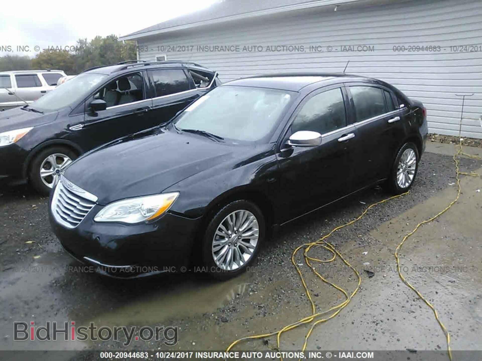 2012 Chrysler 200 - VIN: 1C3CCBCB0CN108563 - Photo 2
