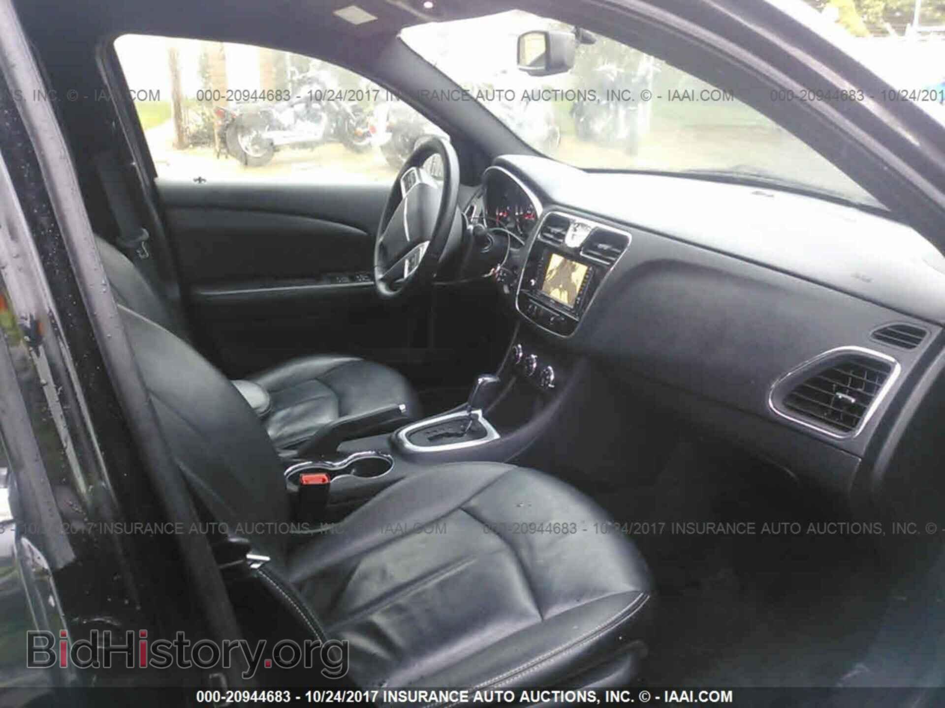 2012 Chrysler 200 - VIN: 1C3CCBCB0CN108563 - Photo 5