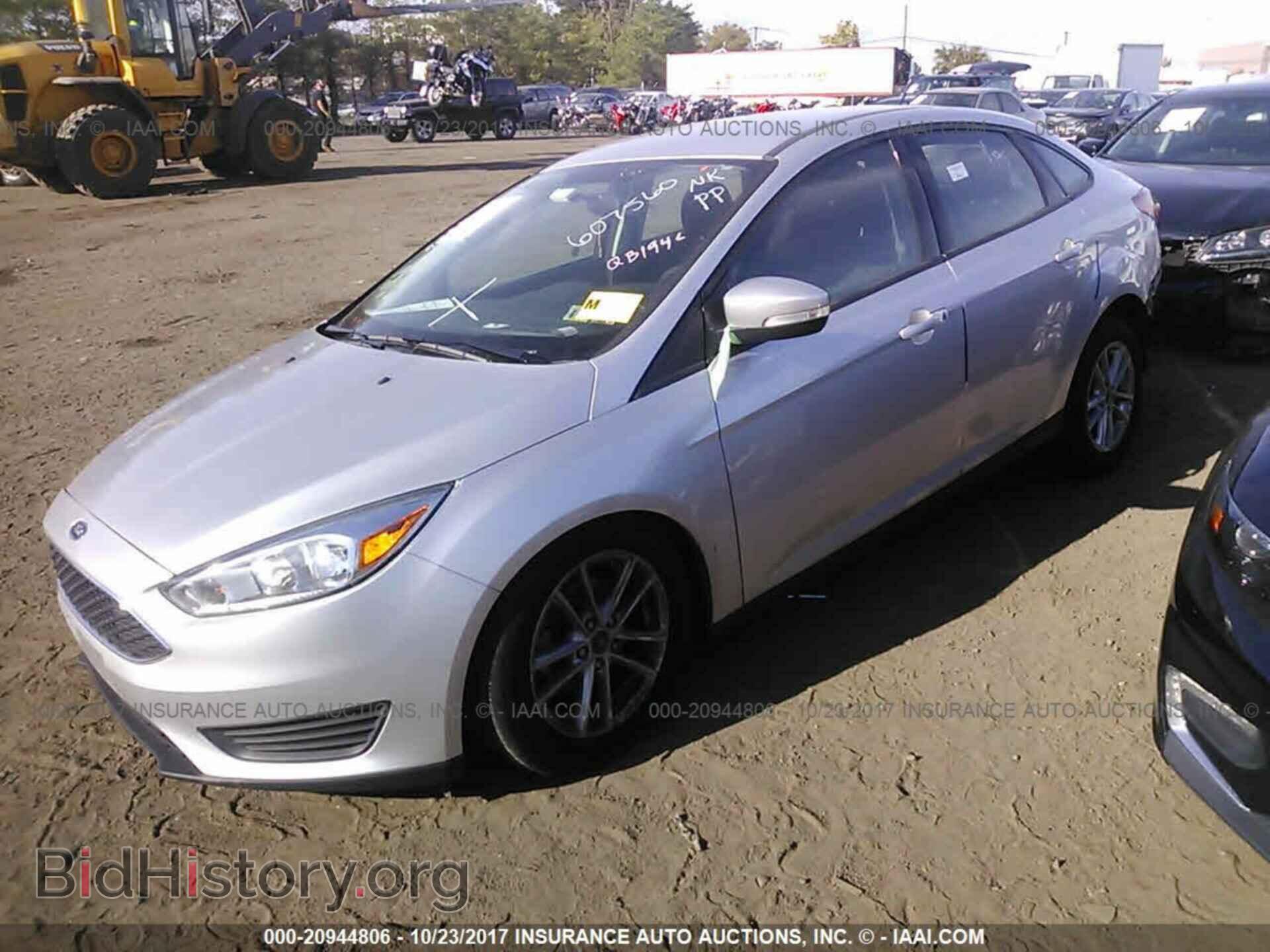 2016 Ford Focus - VIN: 1FADP3F23GL291180 - Photo 2
