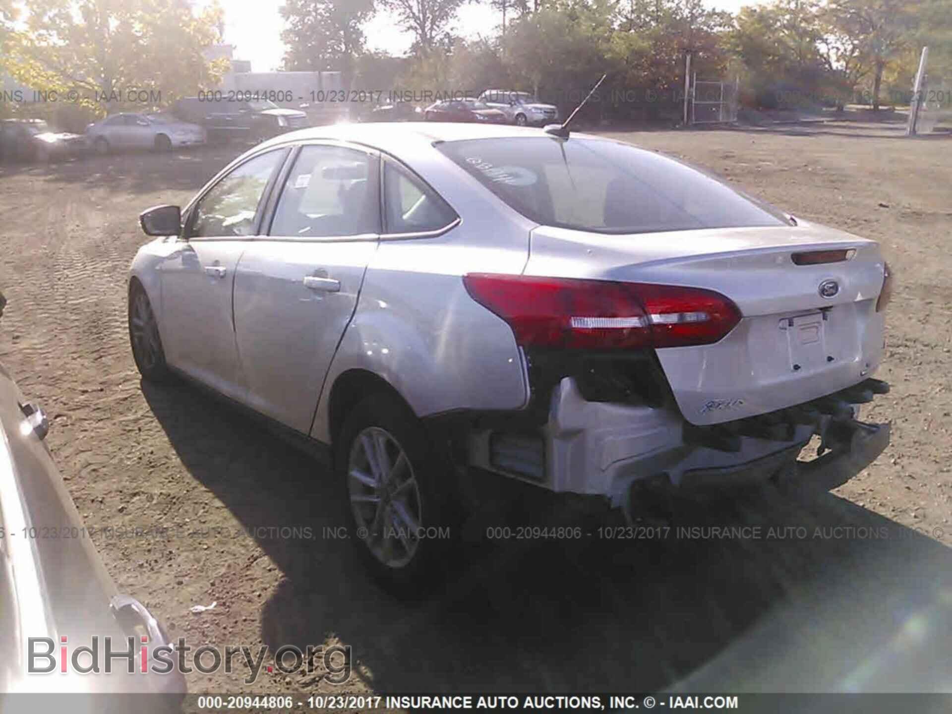 2016 Ford Focus - VIN: 1FADP3F23GL291180 - Photo 3