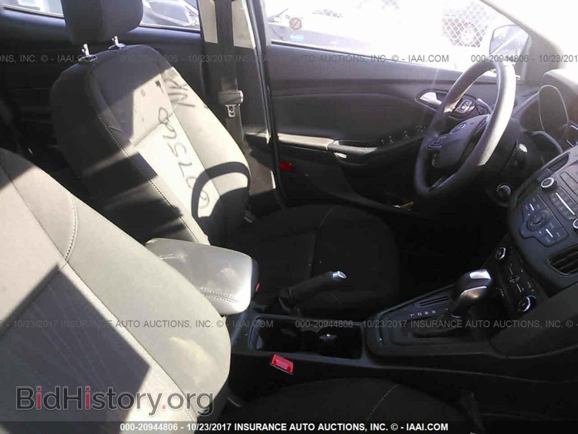 2016 Ford Focus - VIN: 1FADP3F23GL291180 - Photo 5