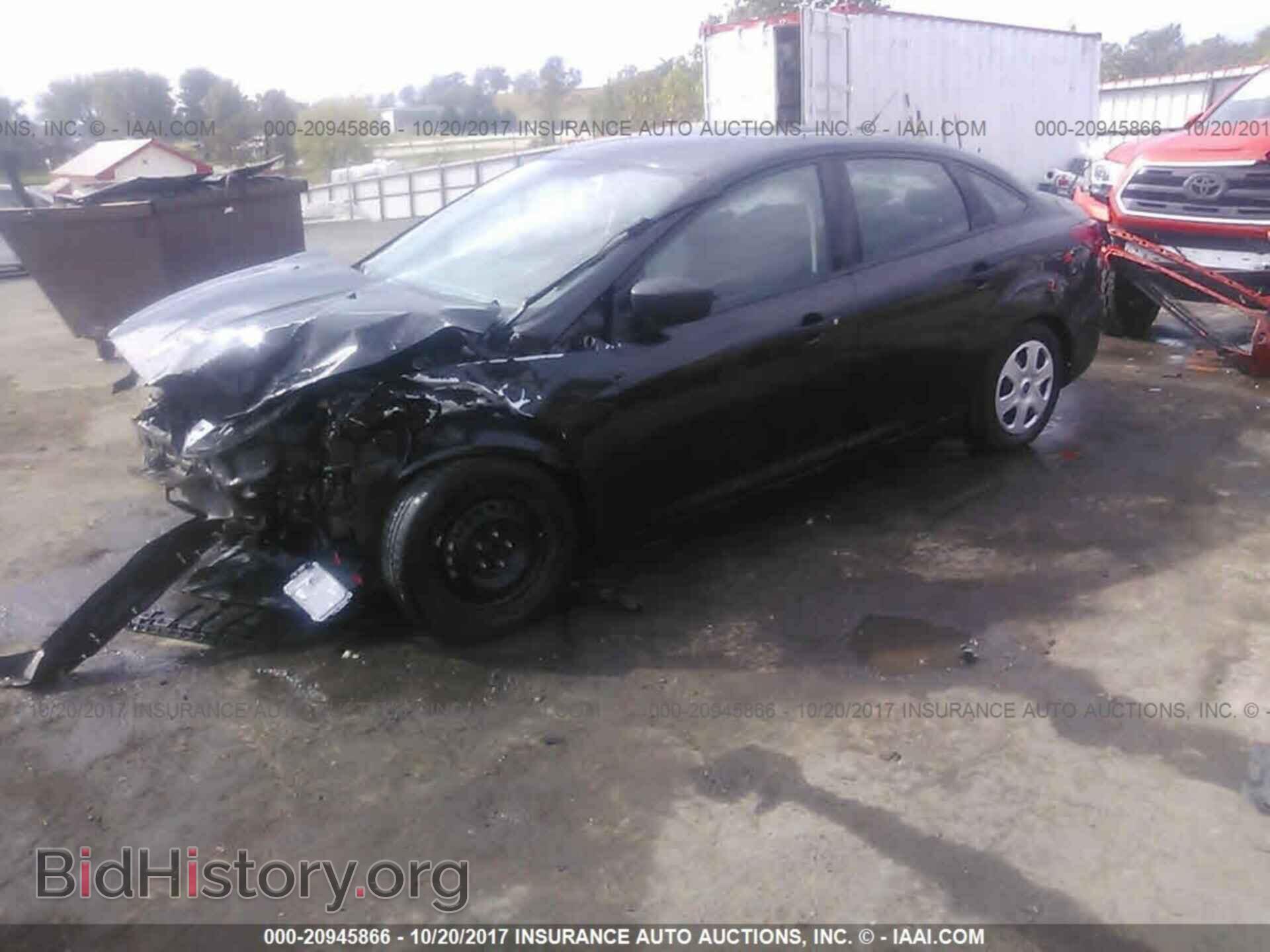 2015 Ford Focus - VIN: 1FADP3E25FL298308 - Photo 2