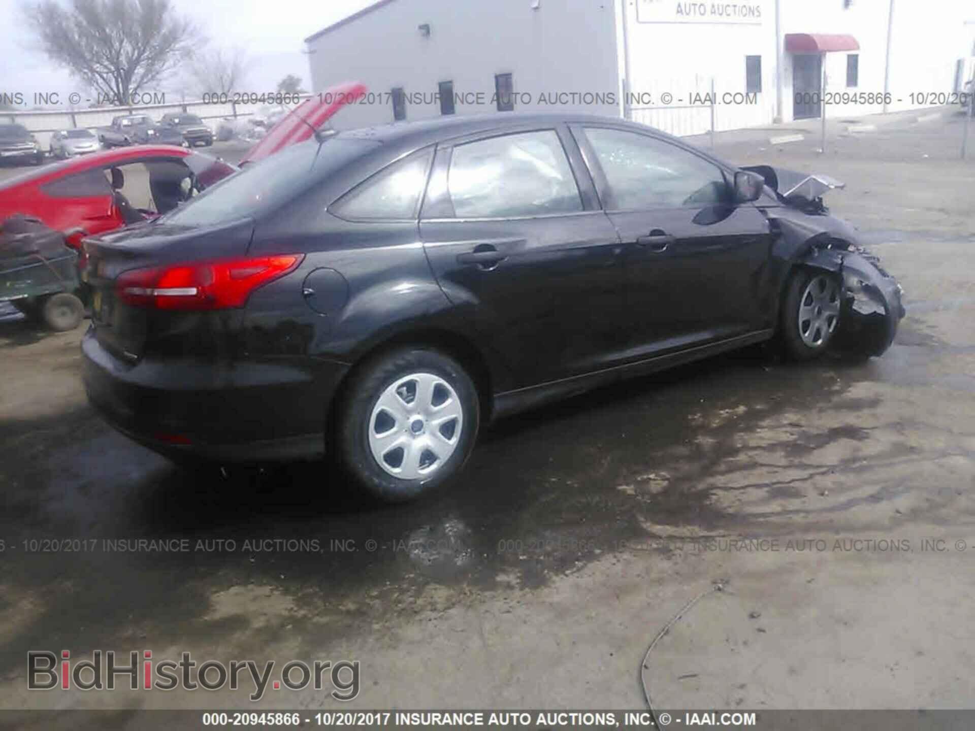 2015 Ford Focus - VIN: 1FADP3E25FL298308 - Photo 4
