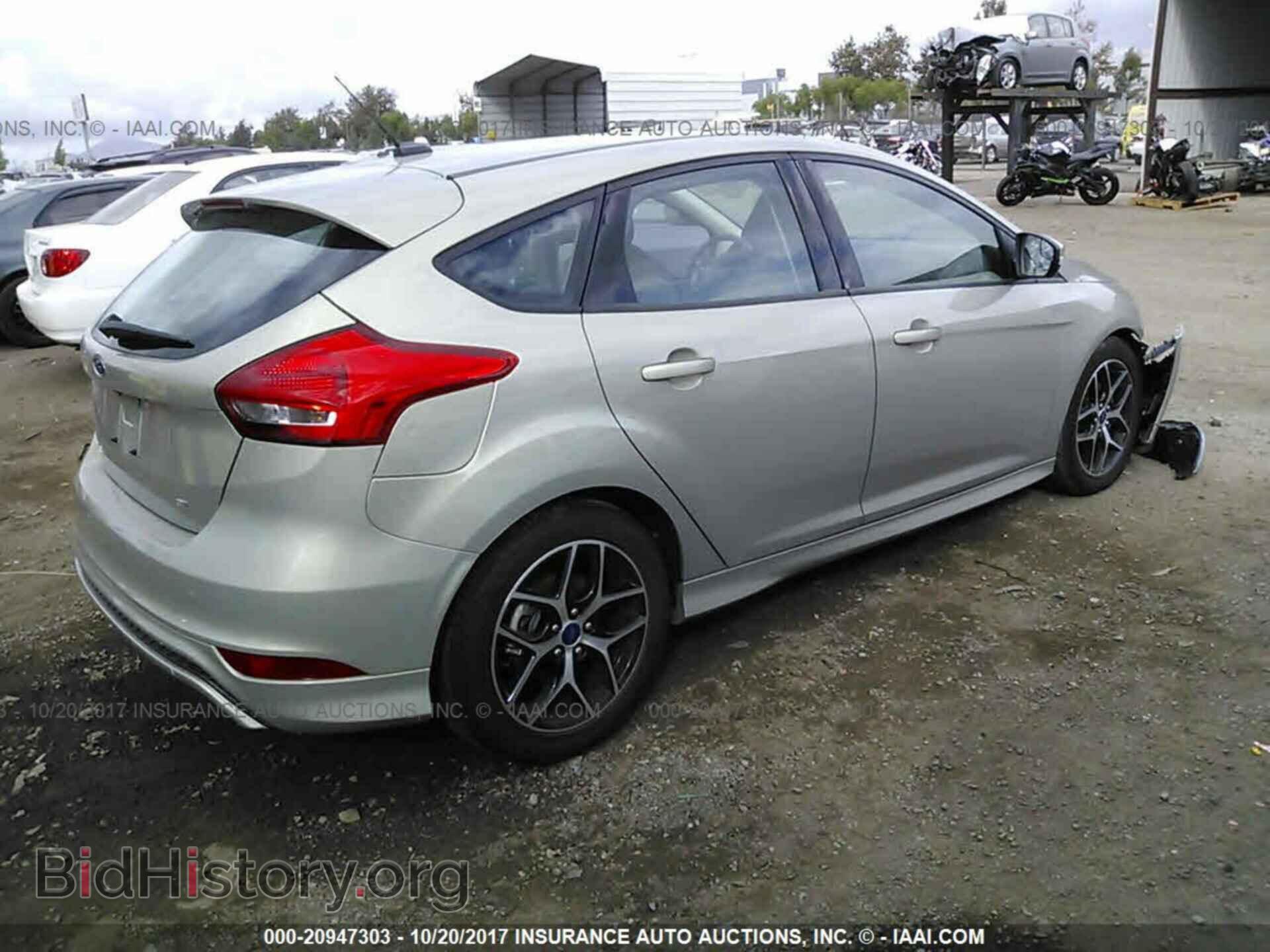 2016 Ford Focus - VIN: 1FADP3K21GL399237 - Photo 4