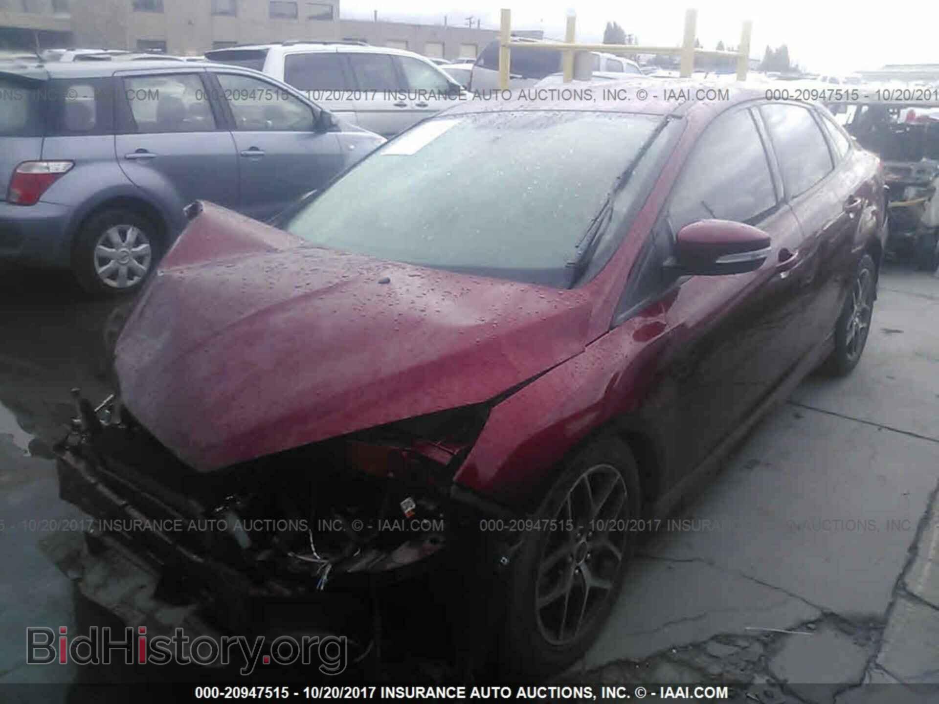 2016 Ford Focus - VIN: 1FADP3F2XGL388179 - Photo 2