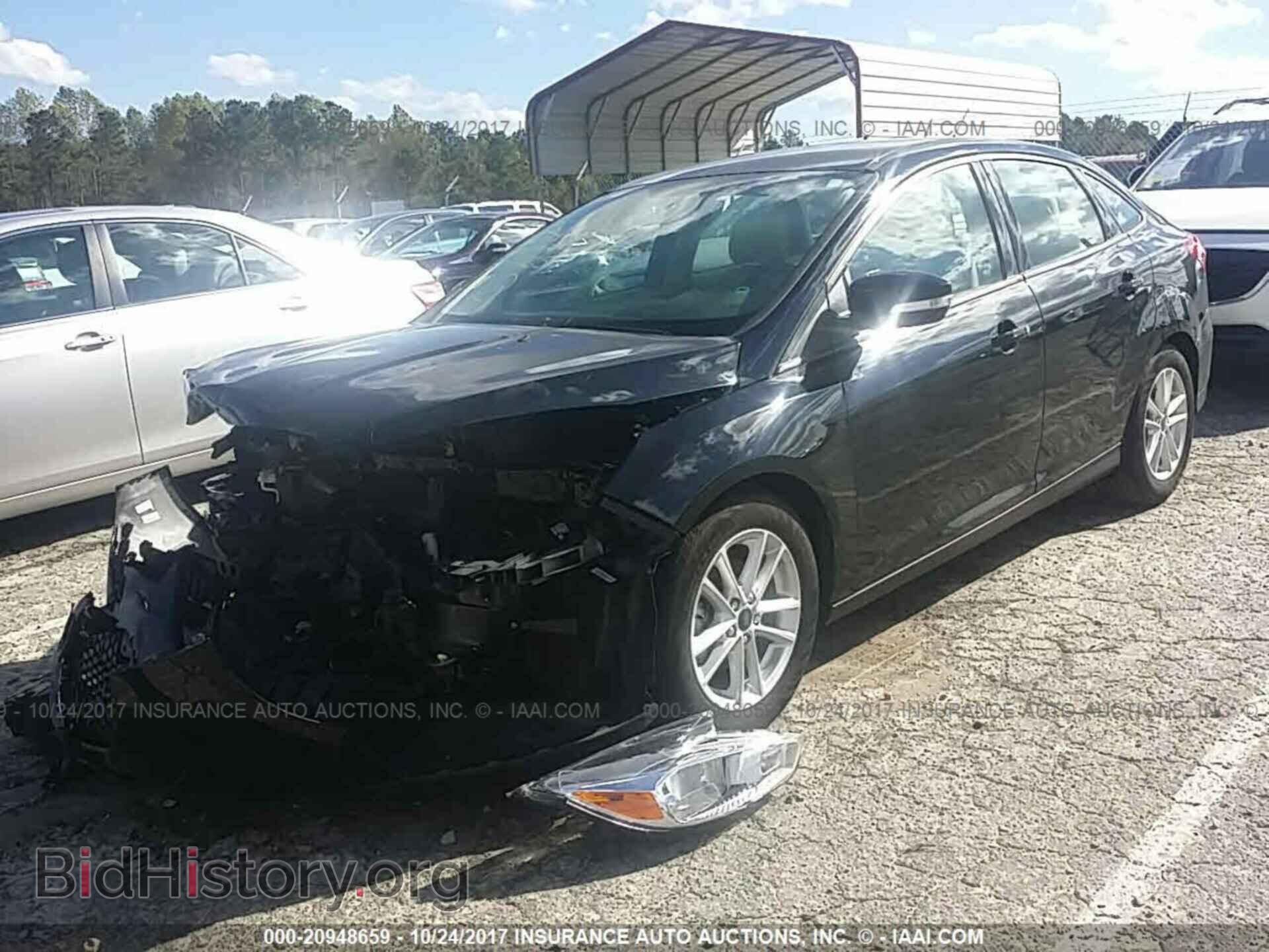 2016 Ford Focus - VIN: 1FADP3F28GL300519 - Photo 2