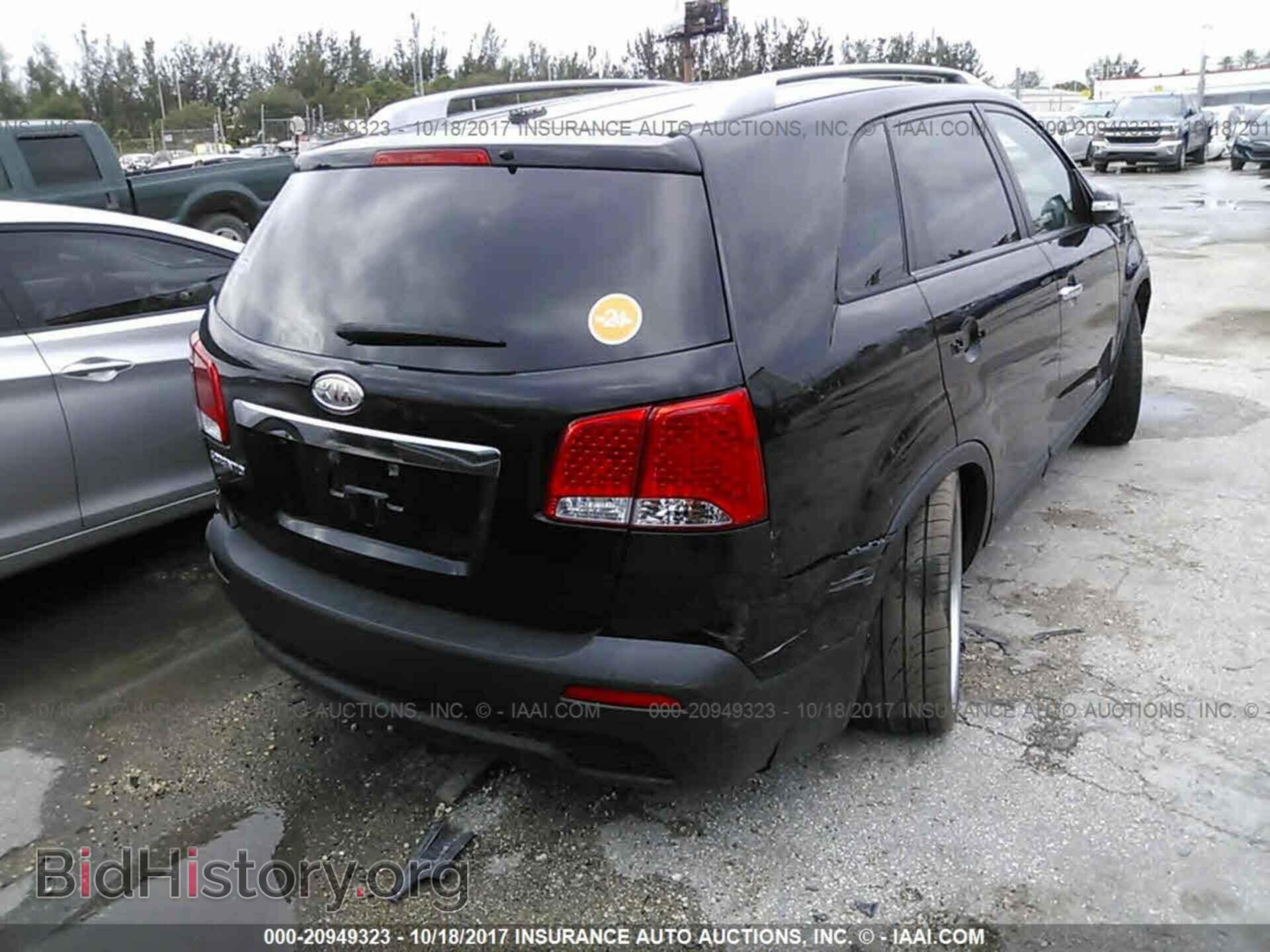 2012 Kia Sorento - VIN: 5XYKT3A63CG207095 - Photo 4