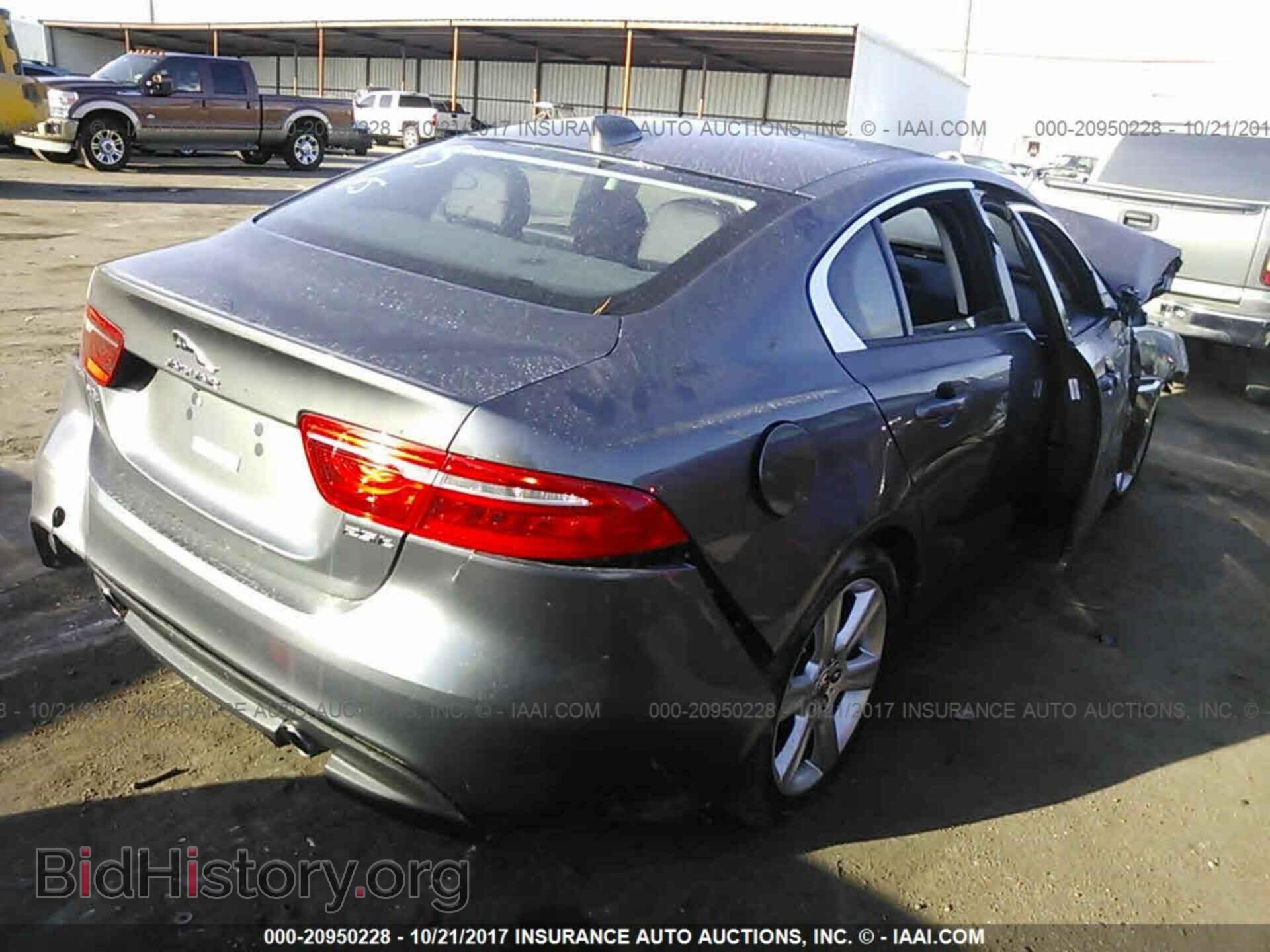 2017 Jaguar Xe - VIN: SAJAD4BG6HA965799 - Фото 4