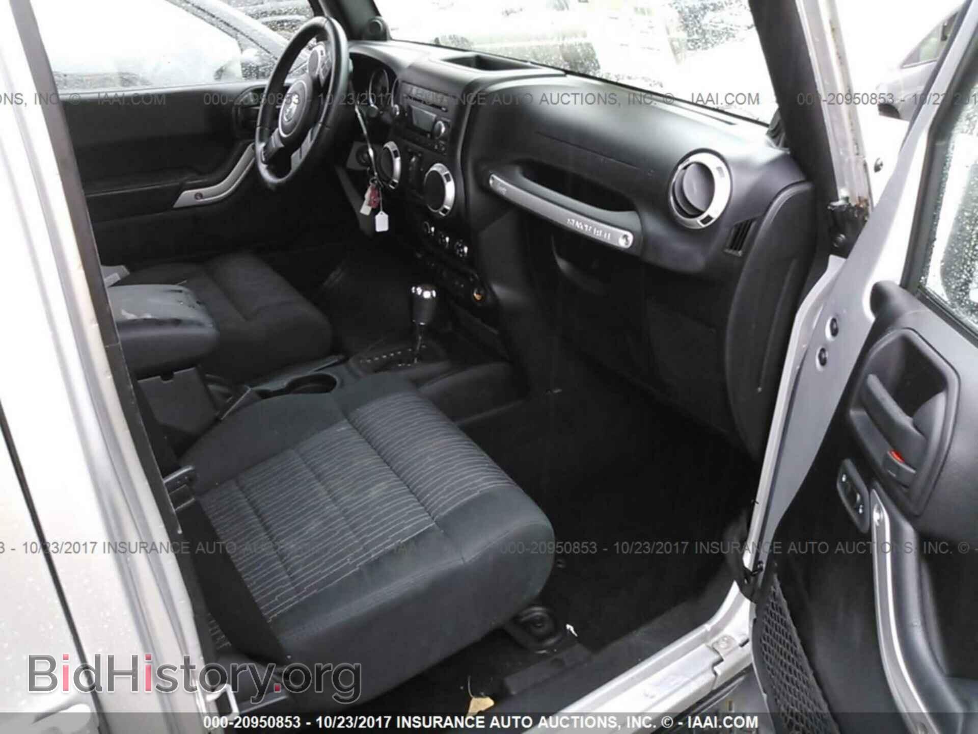 2011 Jeep Wrangler - VIN: 1J4BA5H12BL592612 - Фото 5