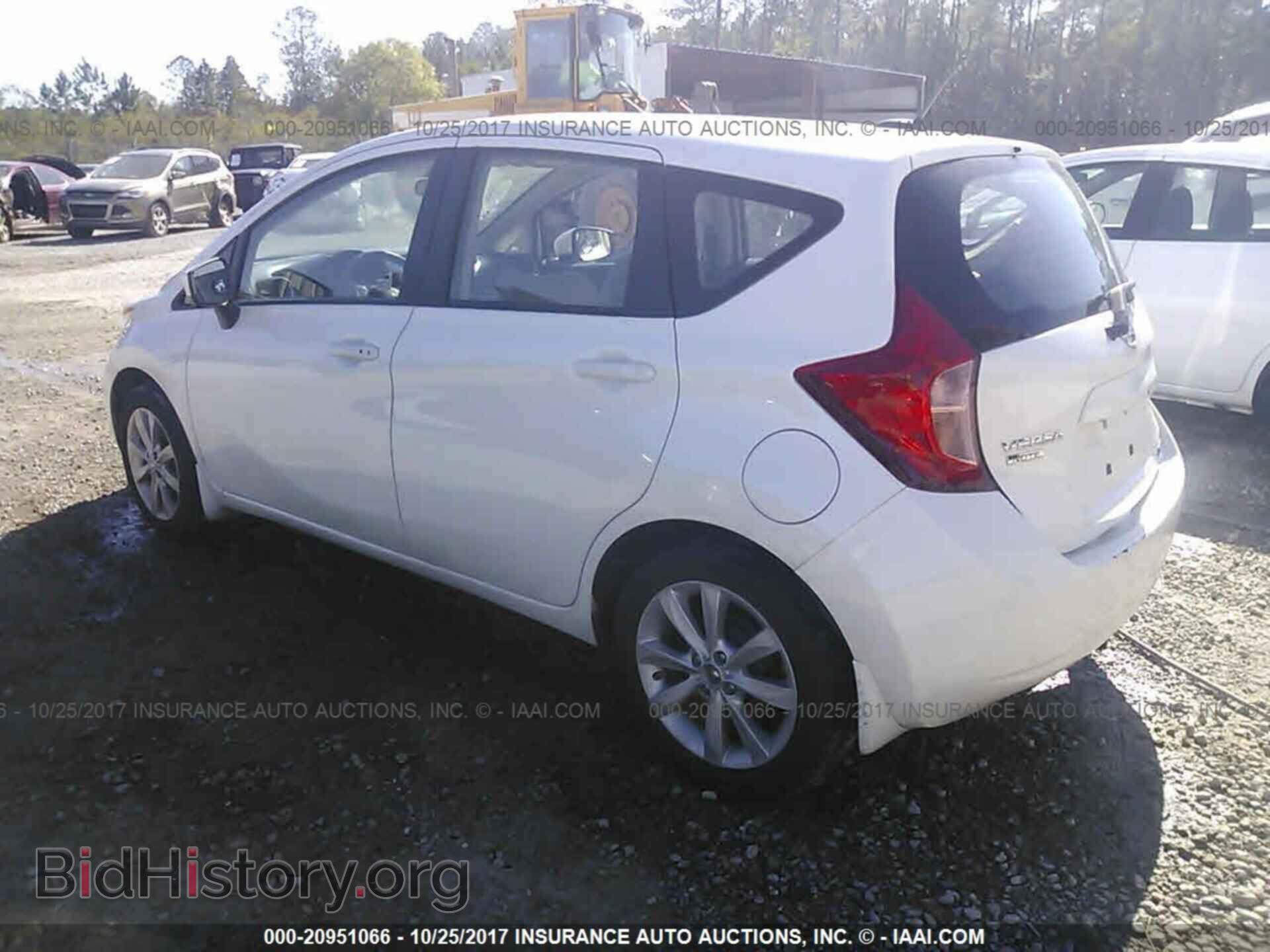 2015 Nissan Versa note - VIN: 3N1CE2CP0FL444061 - Фото 3