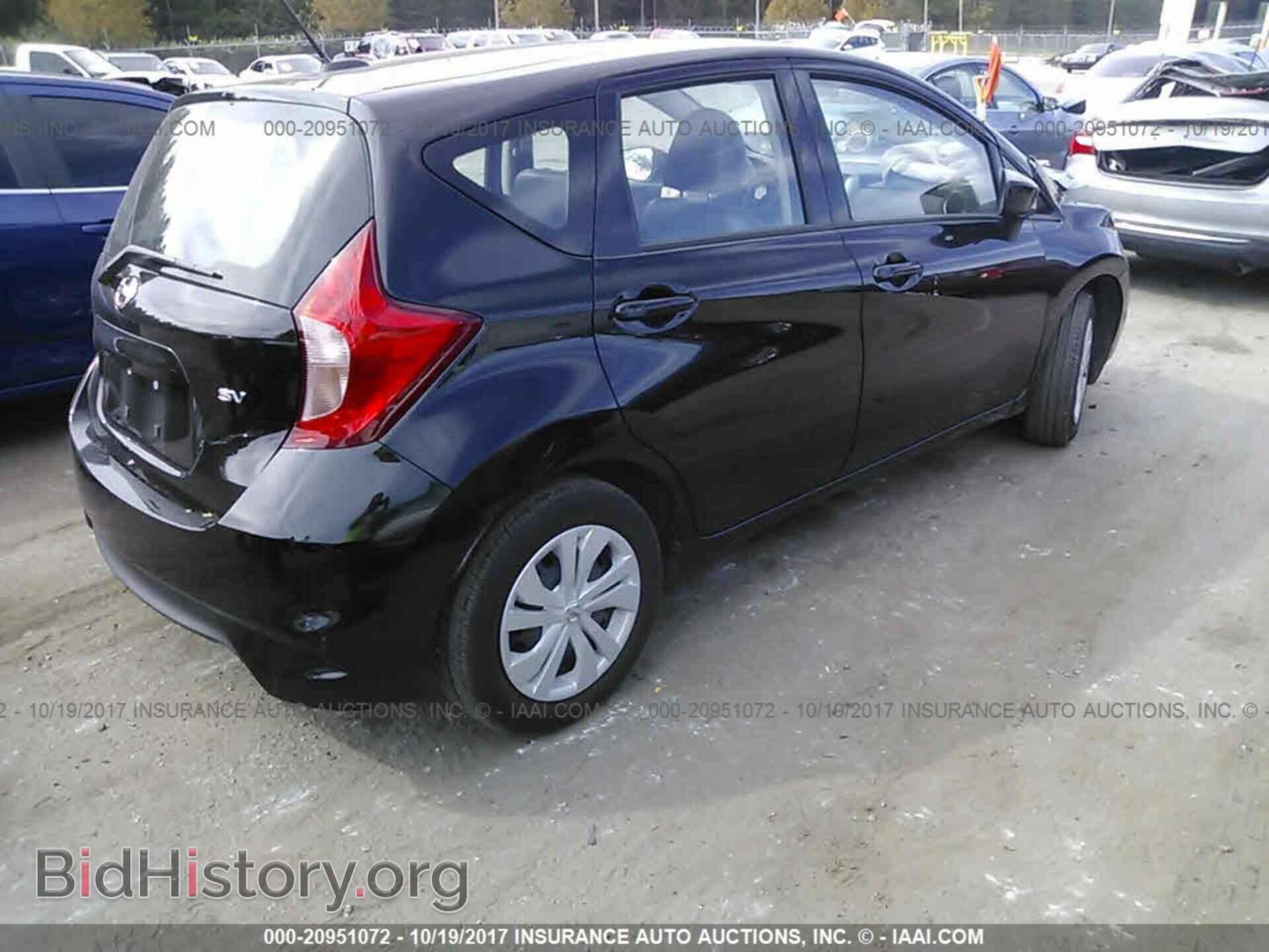 2017 Nissan Versa note - VIN: 3N1CE2CP3HL353806 - Photo 4