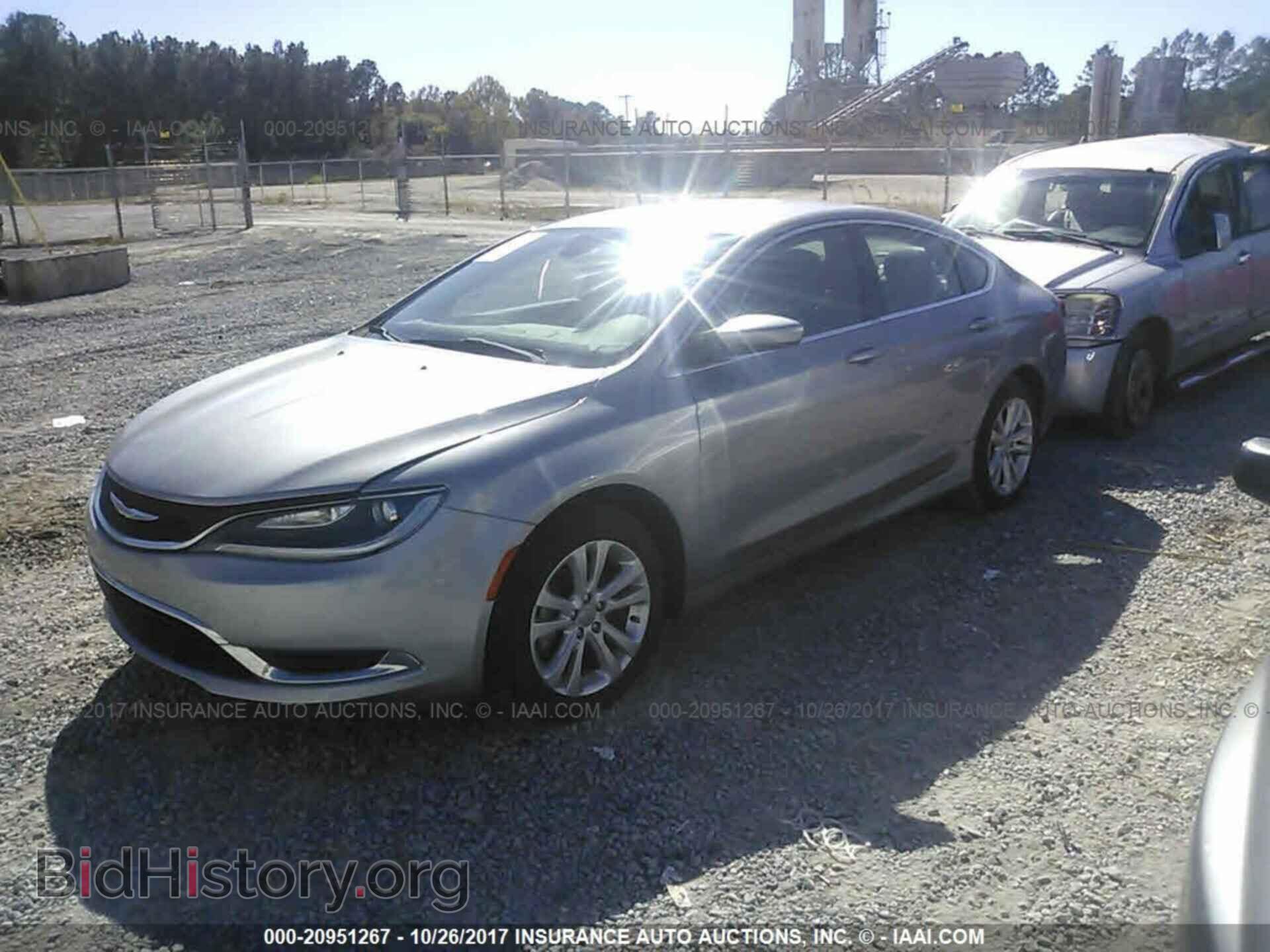 2015 Chrysler 200 - VIN: 1C3CCCAB2FN566733 - Photo 2