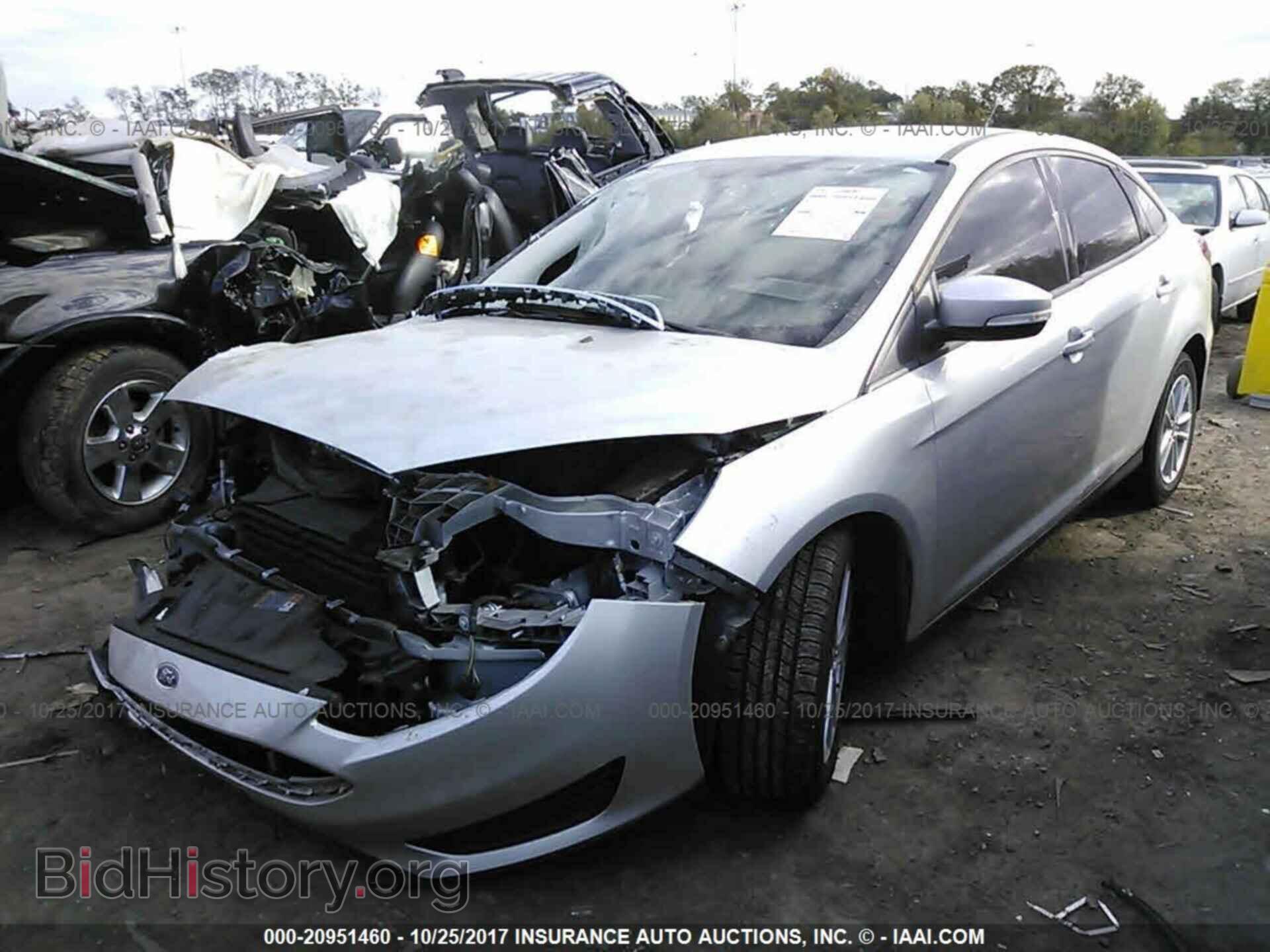 2015 Ford Focus - VIN: 1FADP3F28FL250381 - Фото 2