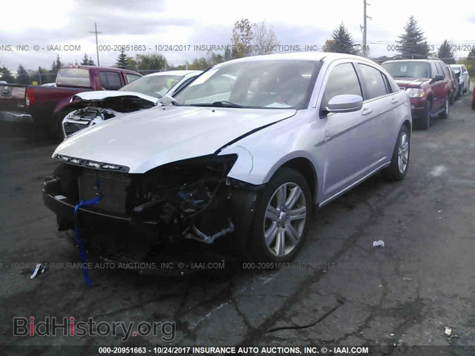 2012 Chrysler 200 - VIN: 1C3CCBBB4CN124699 - Фото 2