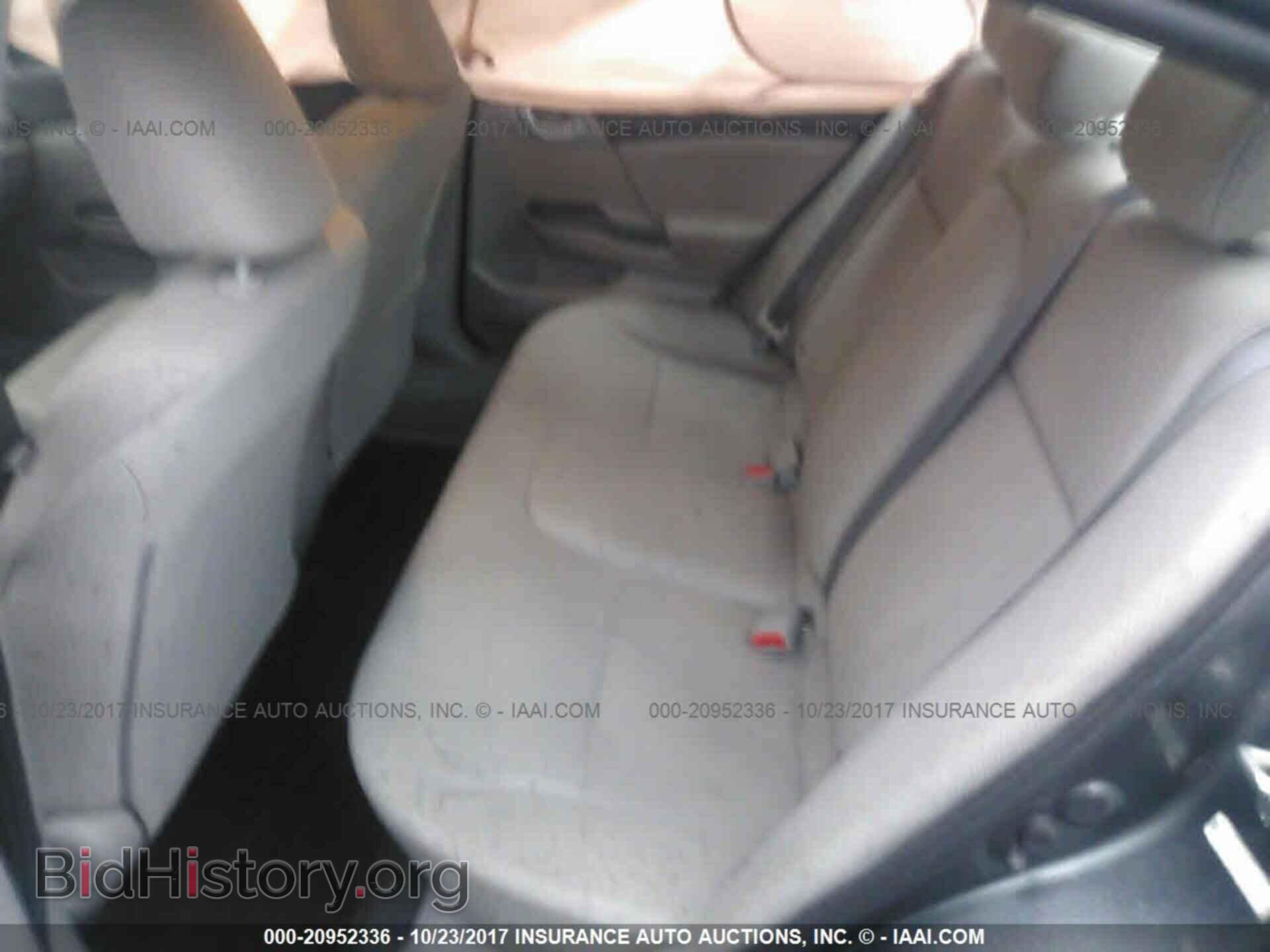 2012 Honda Civic - VIN: 19XFB2F53CE008575 - Photo 8