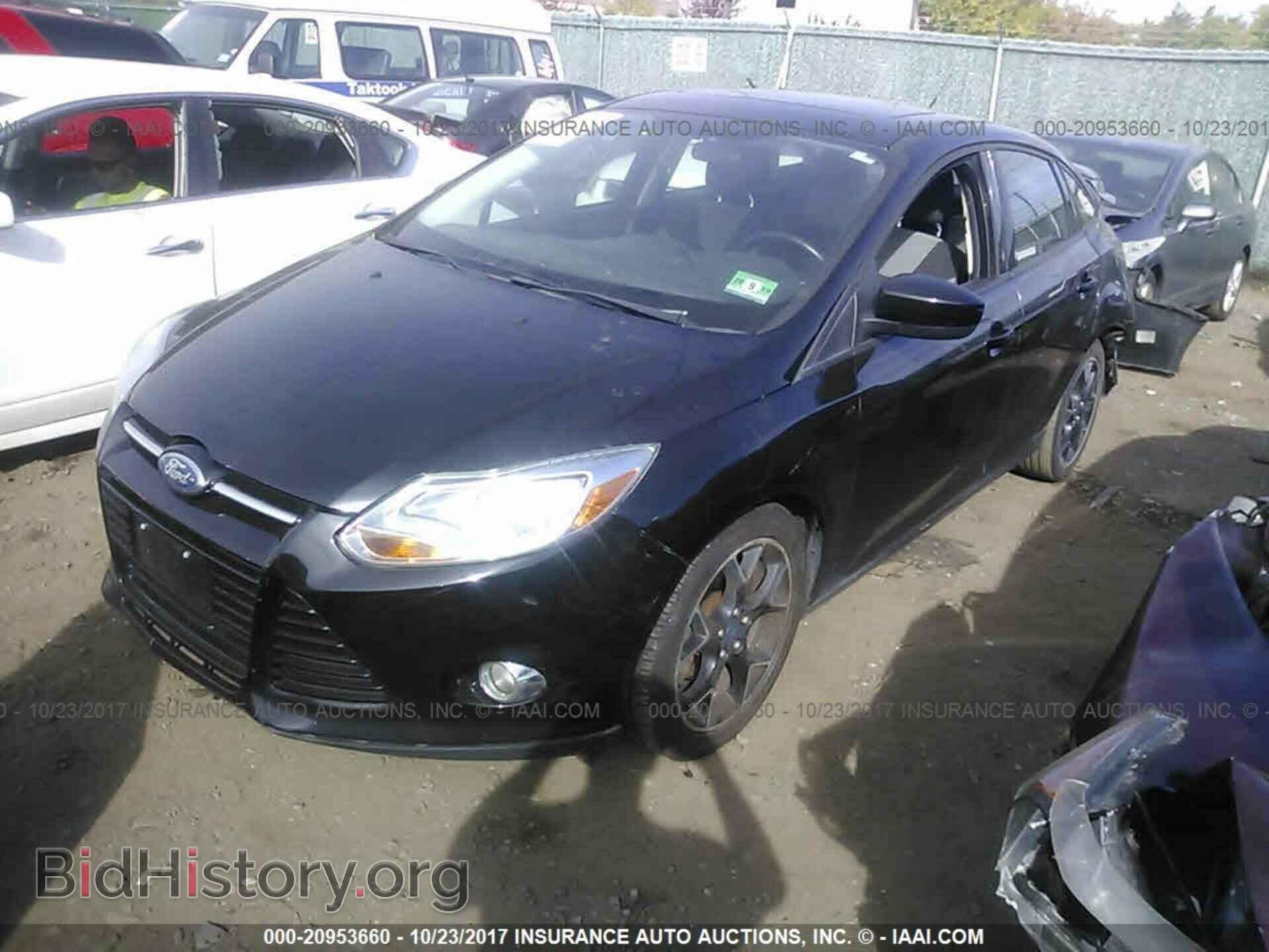 2012 Ford Focus - VIN: 1FAHP3F2XCL219243 - Photo 2