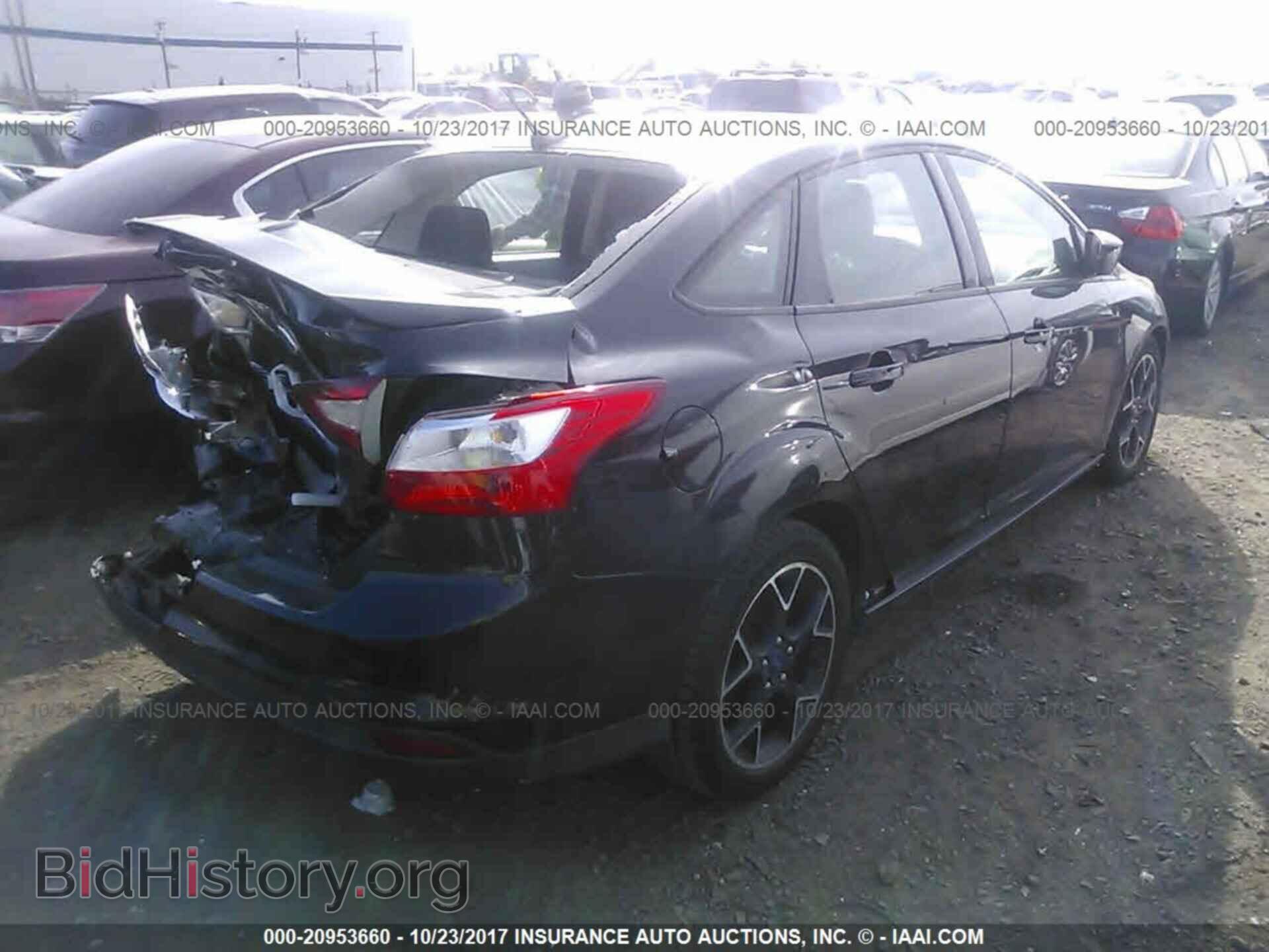 2012 Ford Focus - VIN: 1FAHP3F2XCL219243 - Photo 4