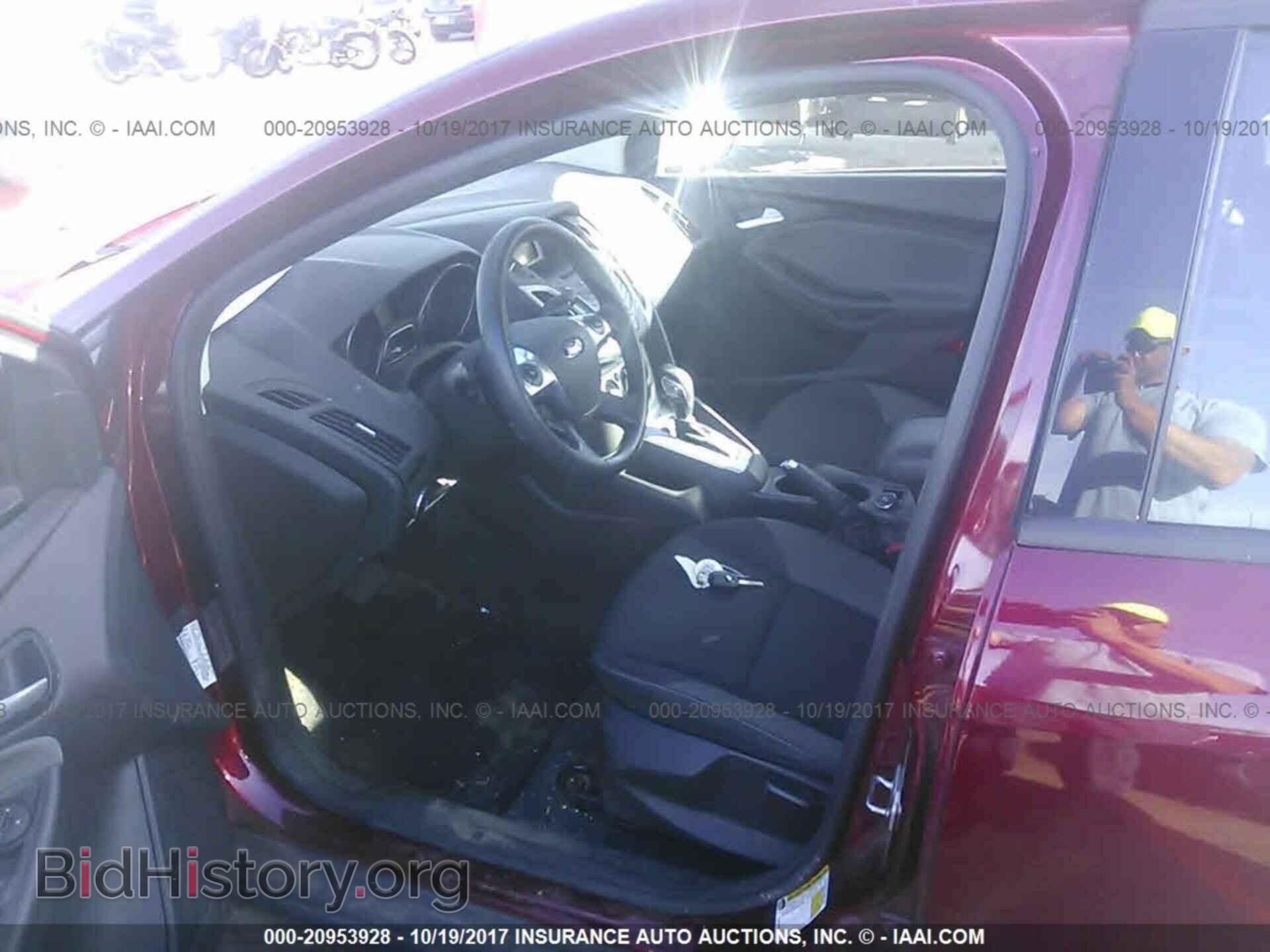 2014 Ford Focus - VIN: 1FADP3F21EL389475 - Photo 5