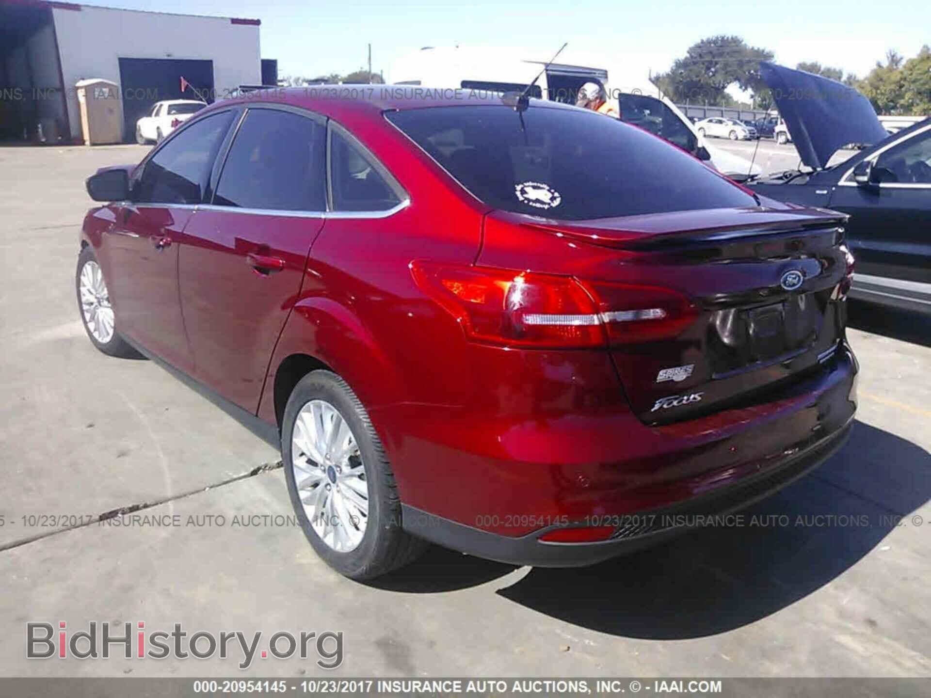 2015 Ford Focus - VIN: 1FADP3J28FL323806 - Photo 3
