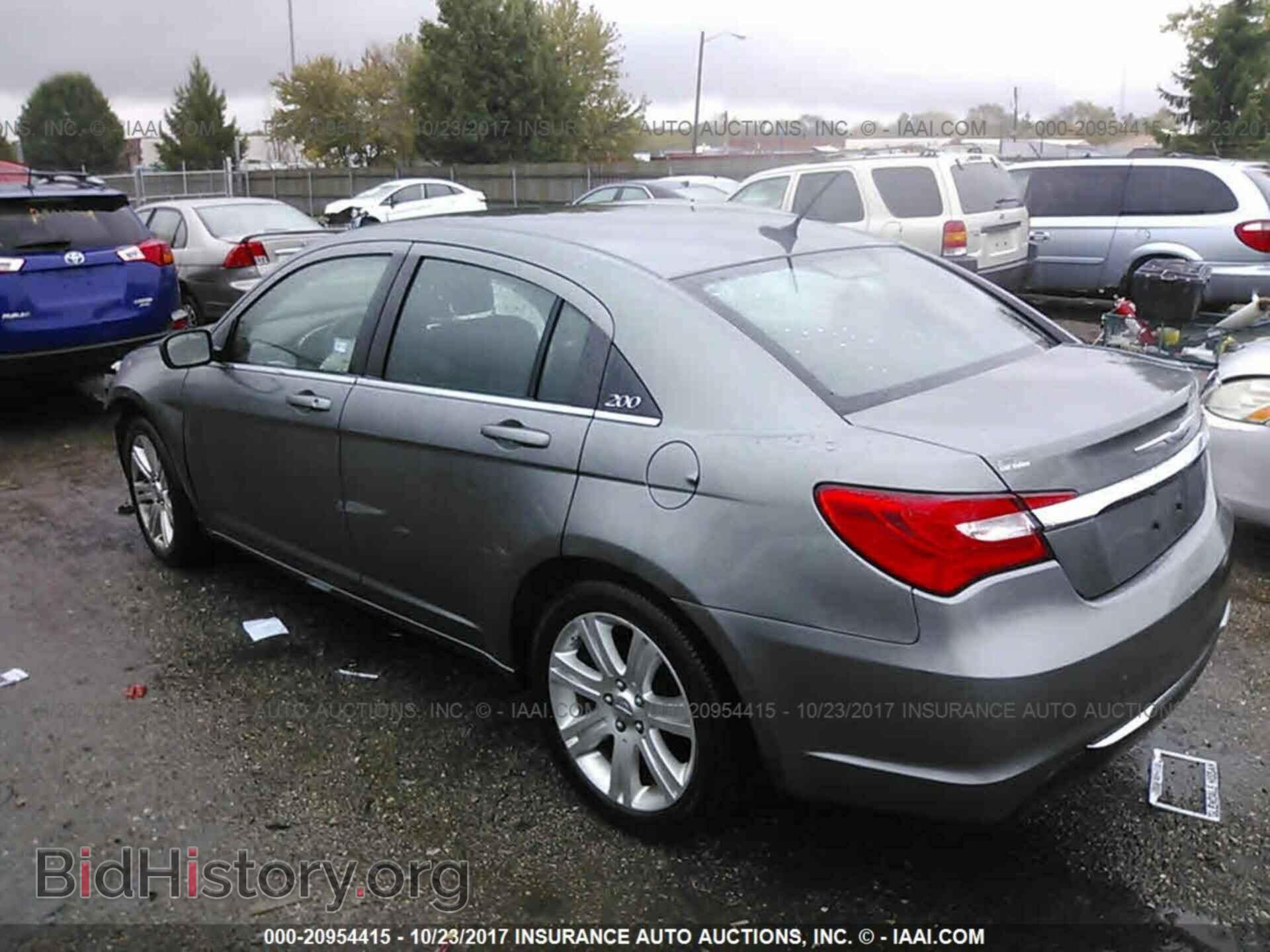 2013 Chrysler 200 - VIN: 1C3CCBAB4DN765192 - Photo 3