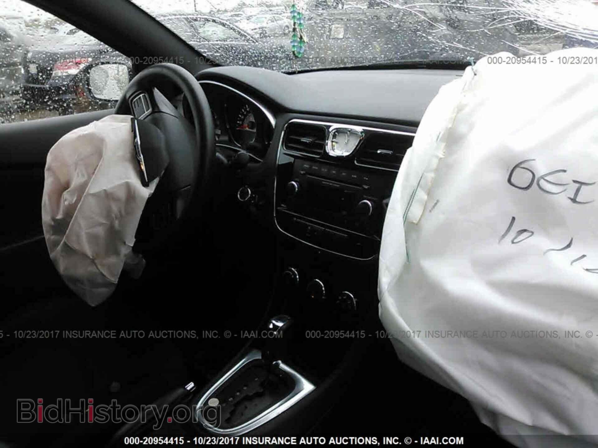 2013 Chrysler 200 - VIN: 1C3CCBAB4DN765192 - Photo 5