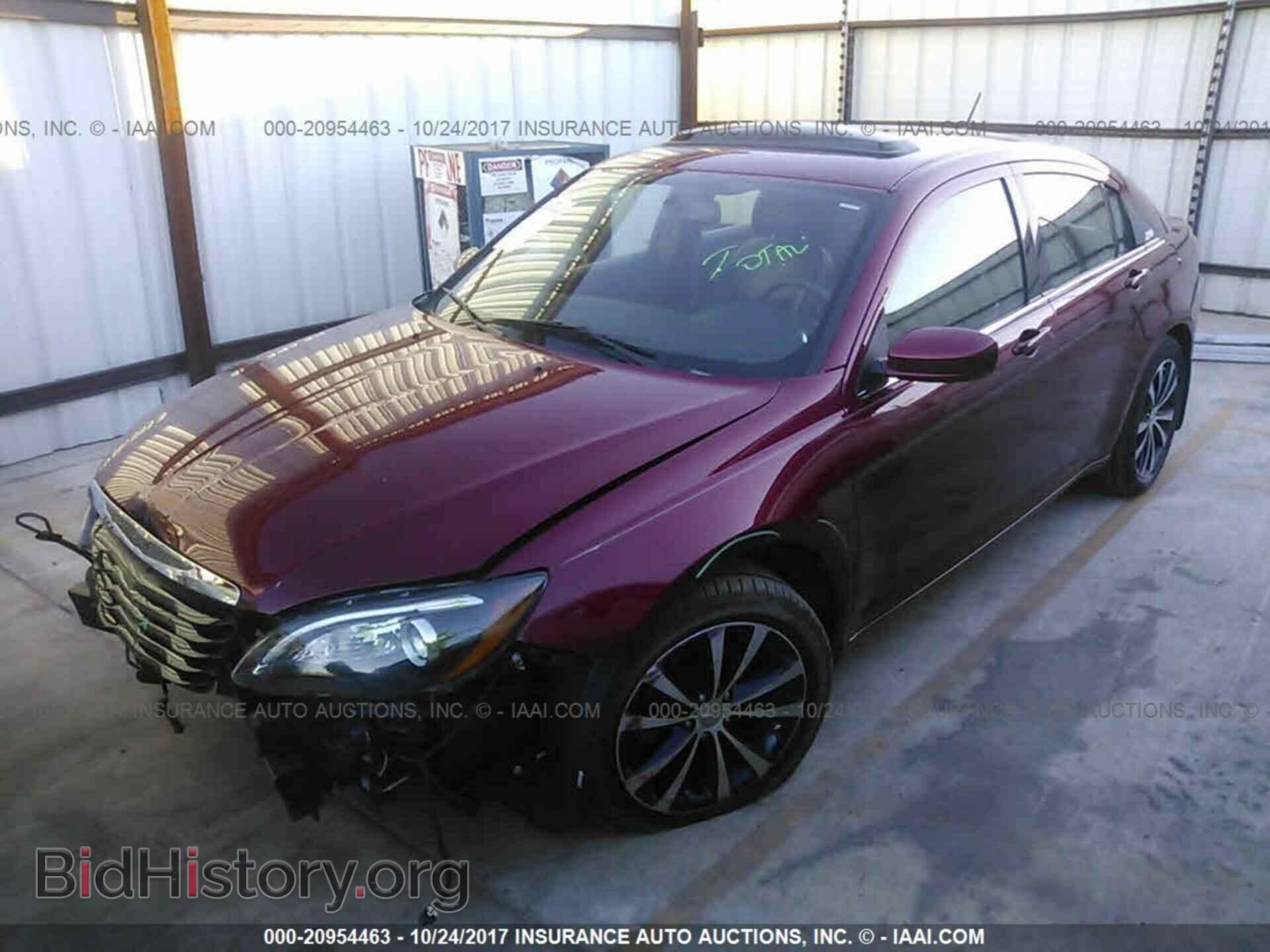 2013 Chrysler 200 - VIN: 1C3CCBCG2DN679422 - Photo 2